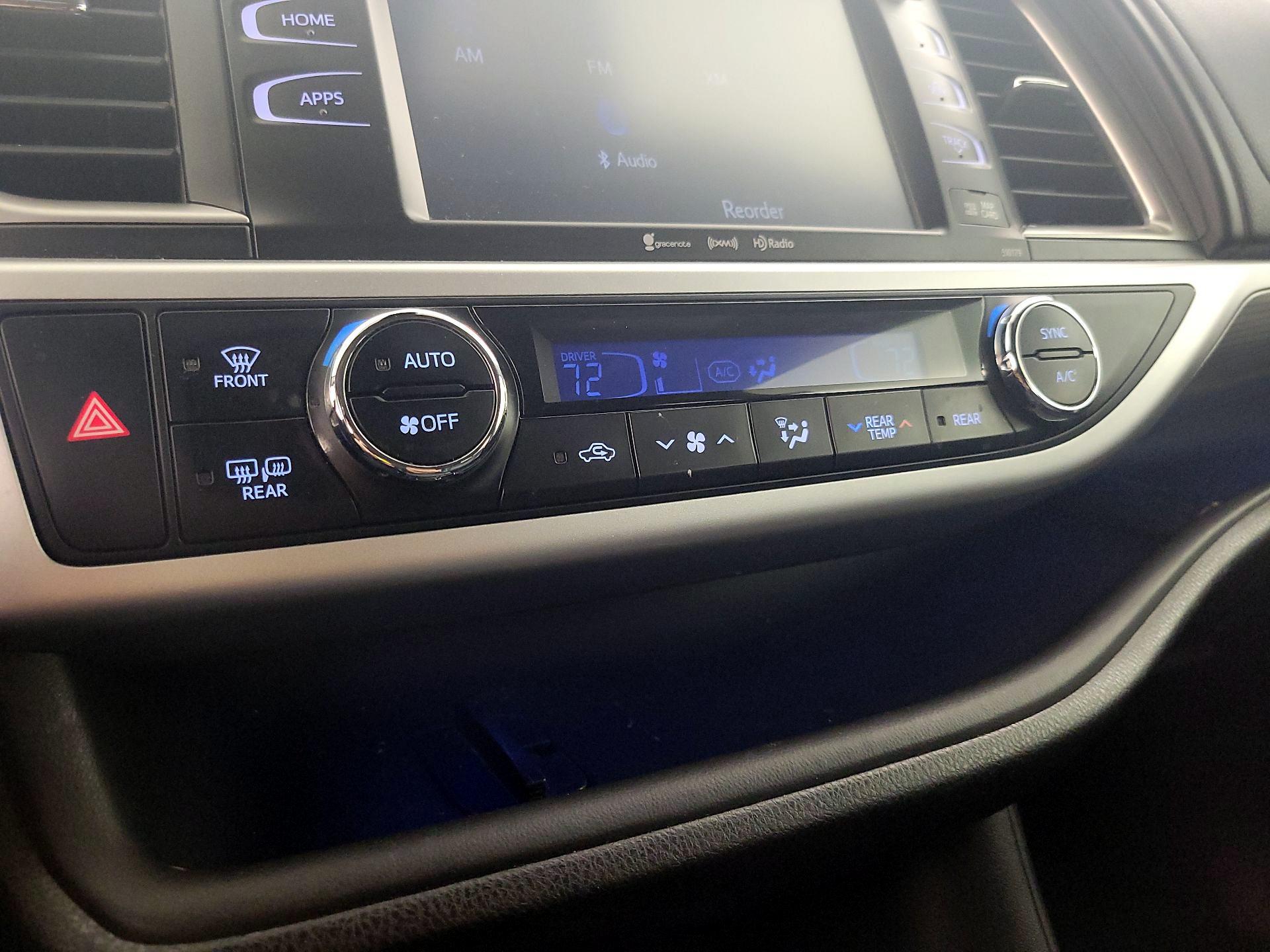 Thumbnail: 2018 Toyota Highlander - 16
