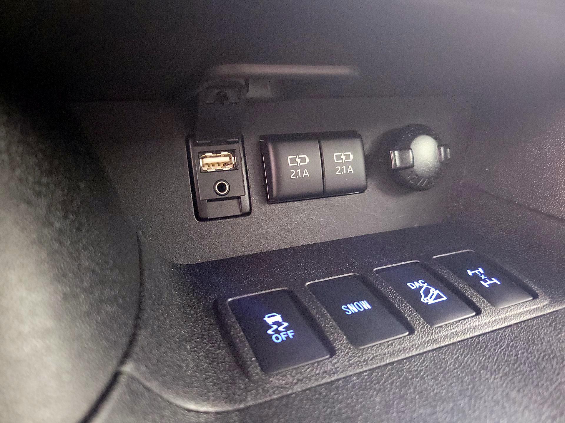 Thumbnail: 2018 Toyota Highlander - 18
