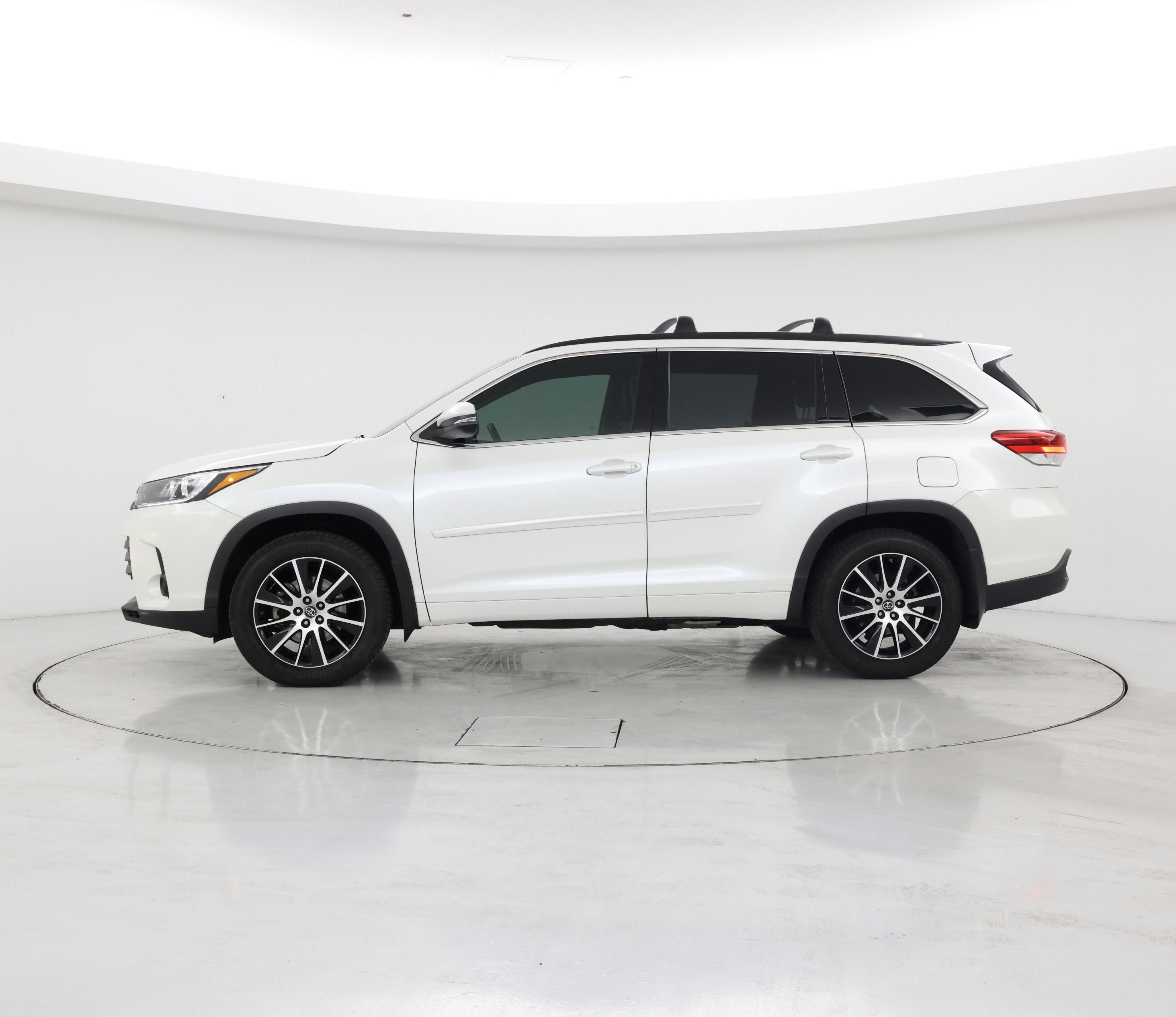 Thumbnail: 2018 Toyota Highlander - 3