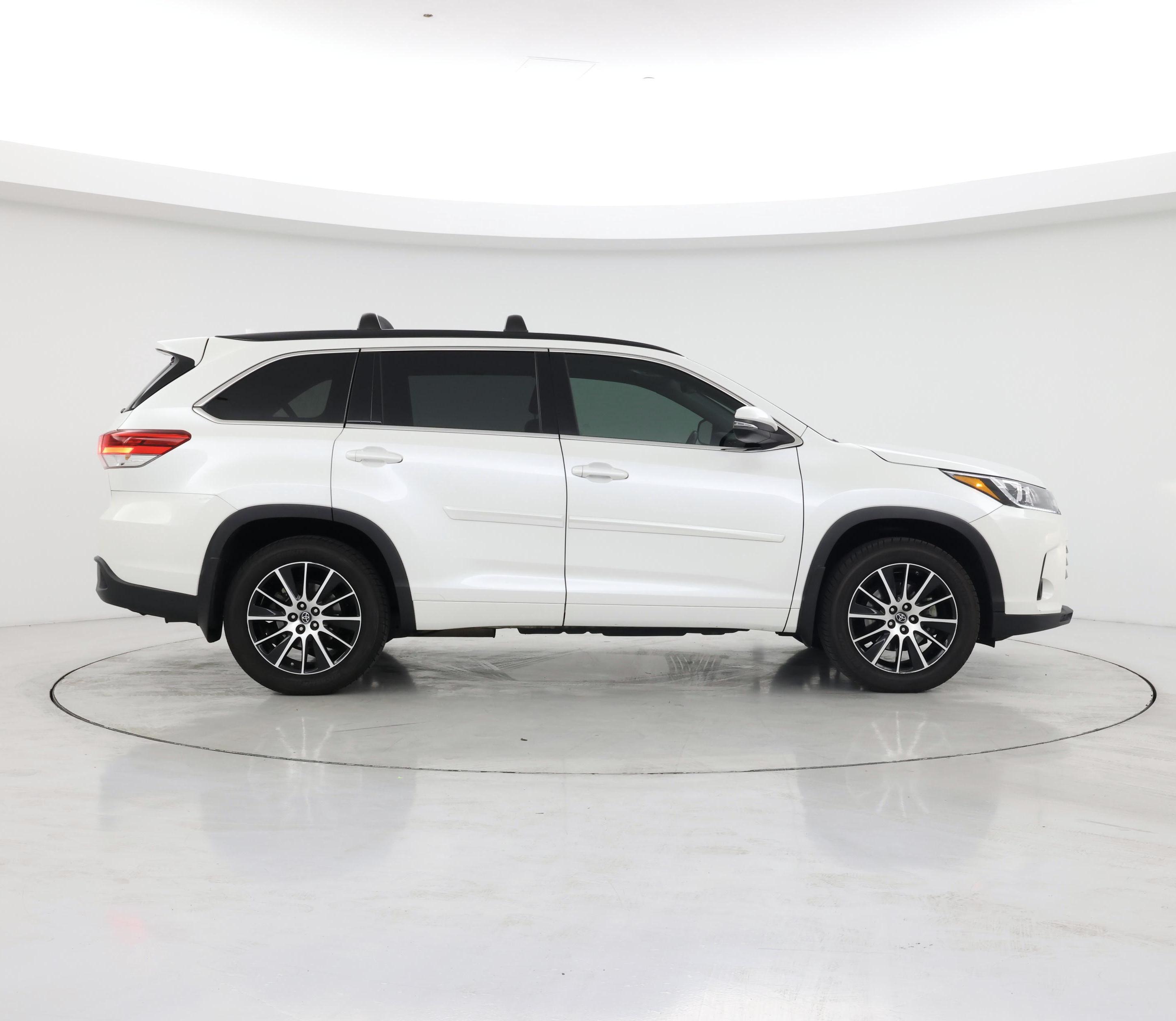 Thumbnail: 2018 Toyota Highlander - 7