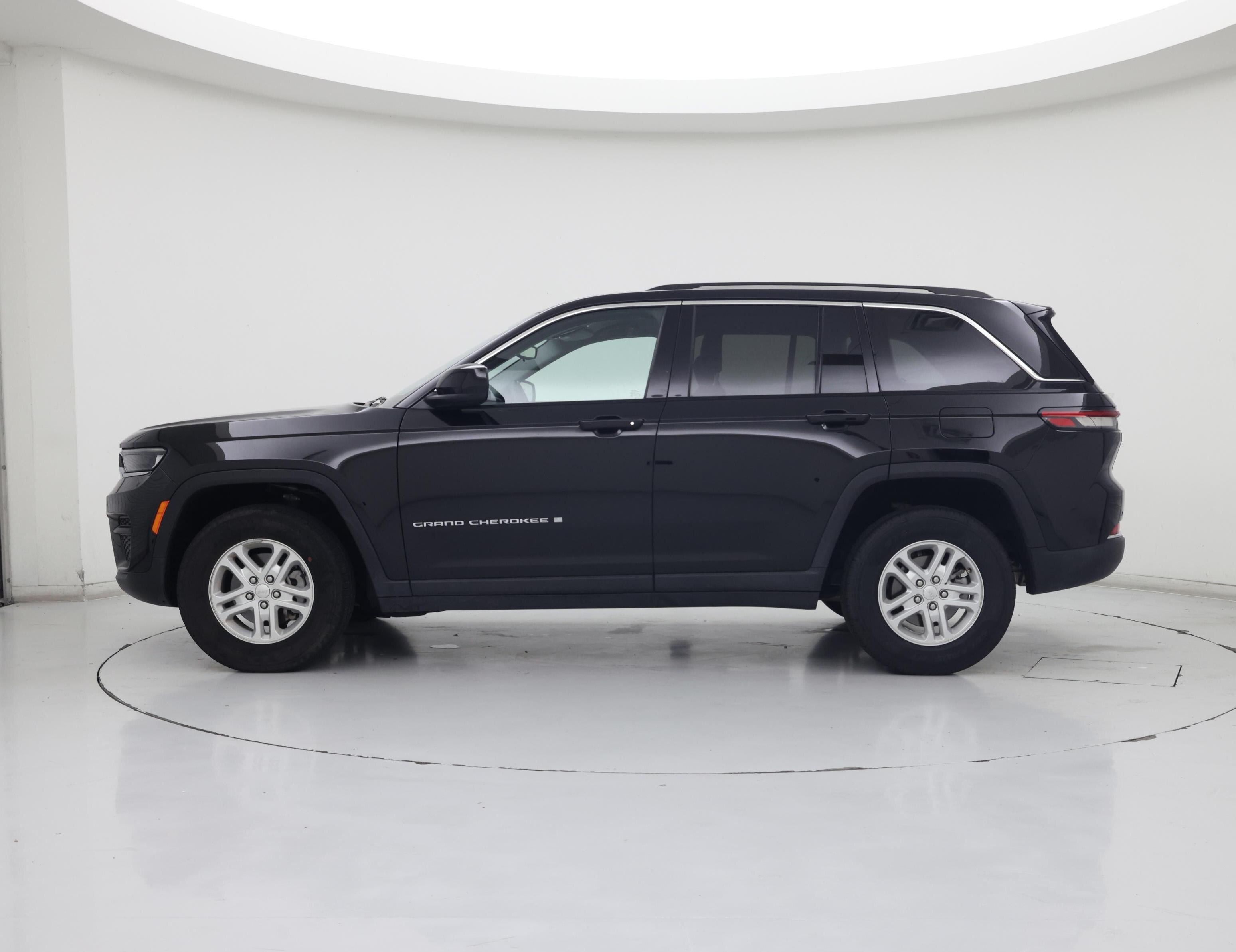 Thumbnail: 2023 Jeep Grand Cherokee - 3