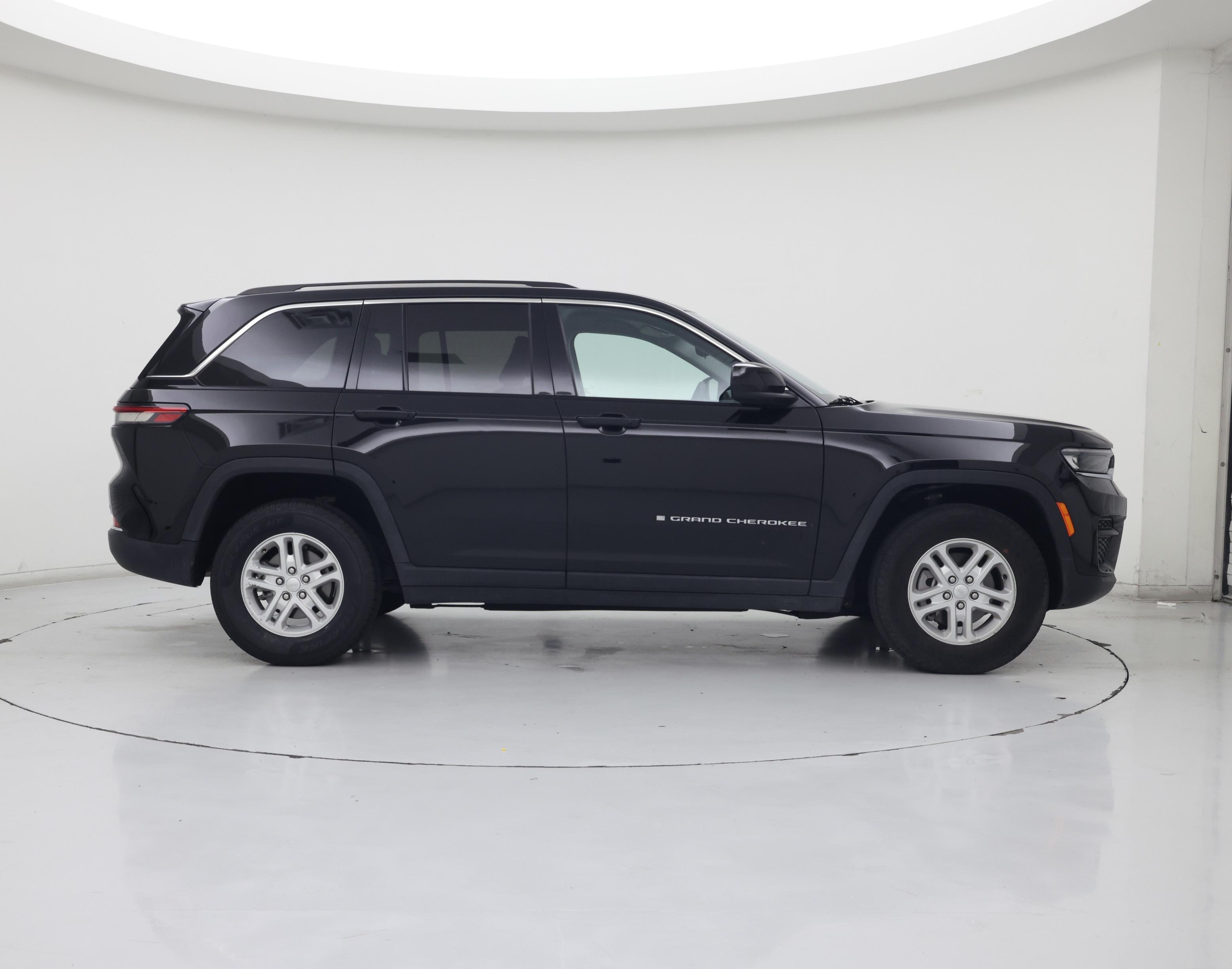 Thumbnail: 2023 Jeep Grand Cherokee - 7
