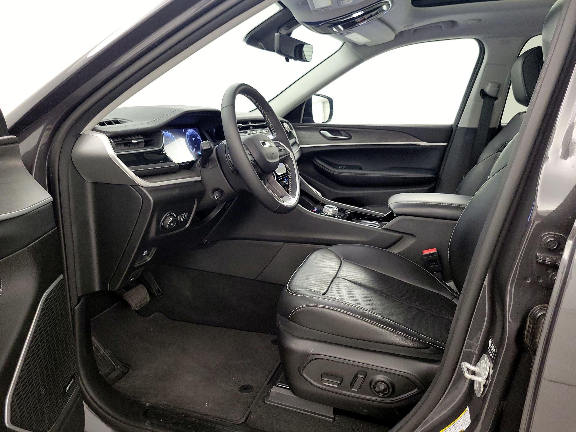 Thumbnail: 2023 Jeep Grand Cherokee - 11