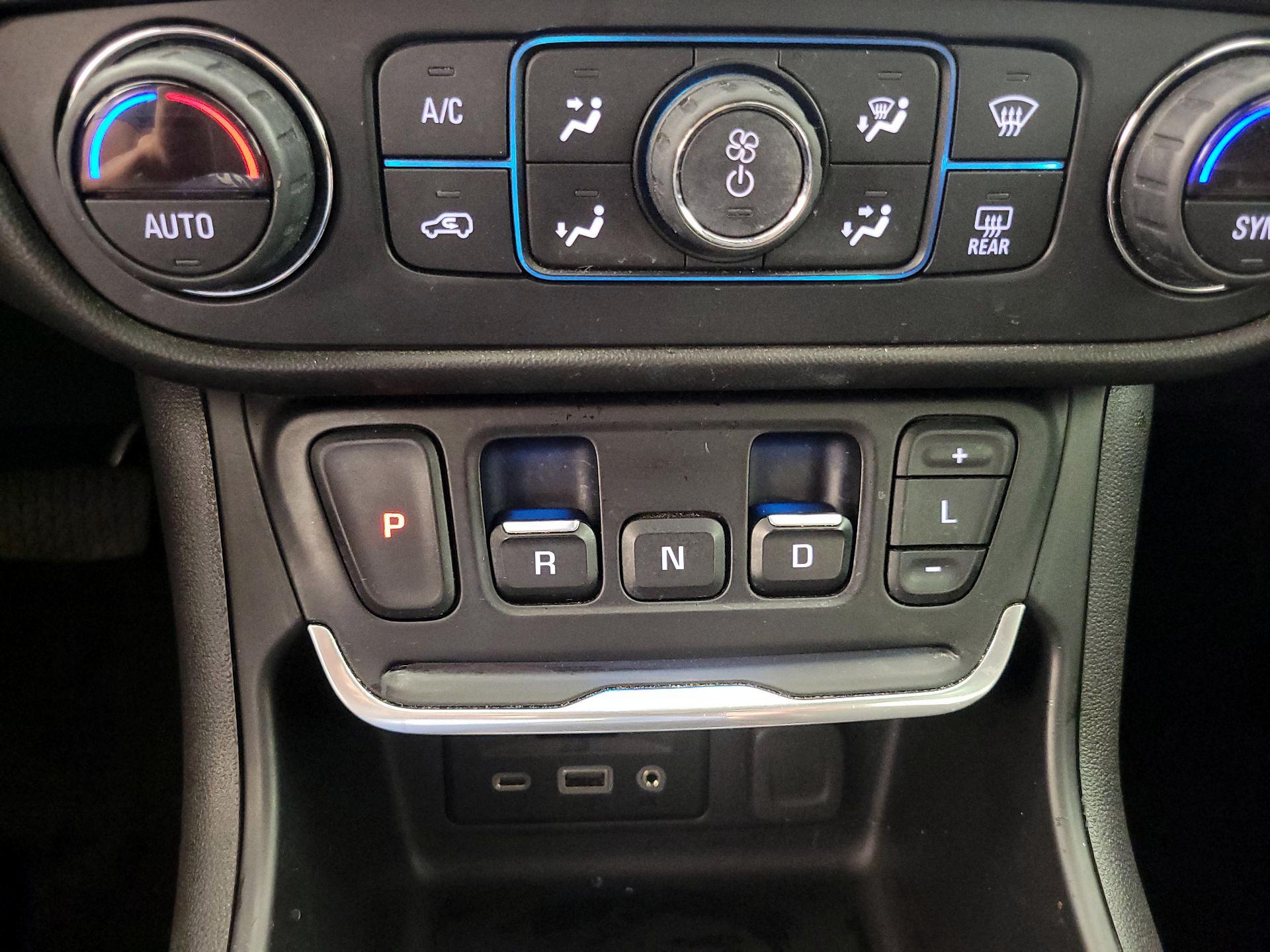 Thumbnail: 2020 GMC Terrain - 17