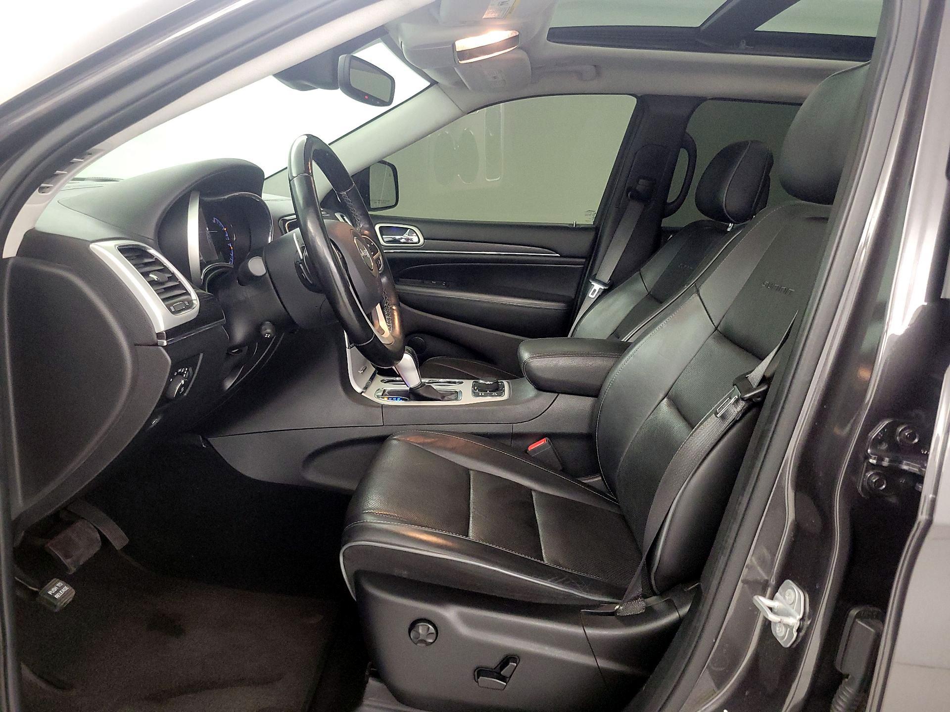 Thumbnail: 2020 Jeep Grand Cherokee - 11