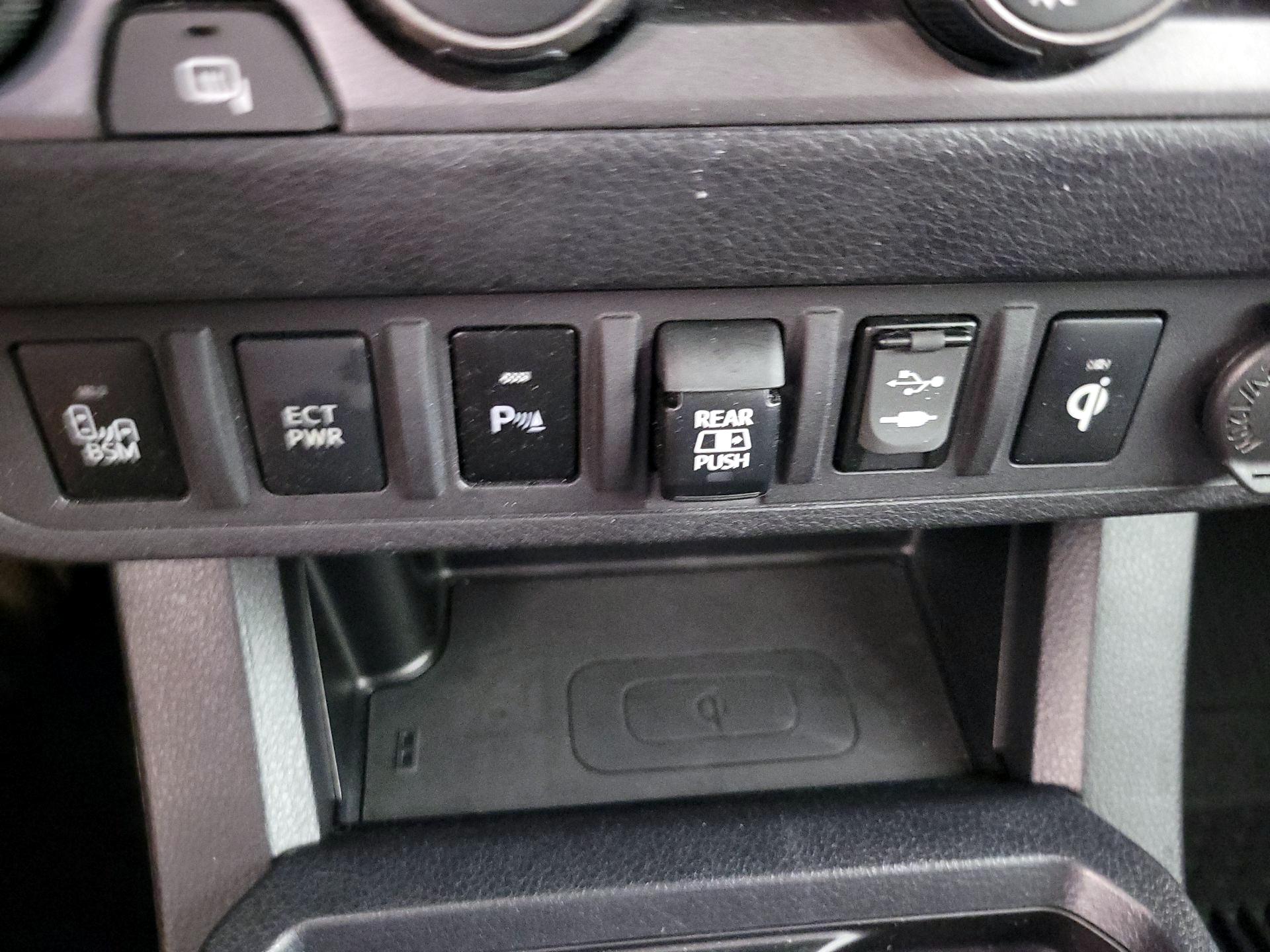 Thumbnail: 2019 Toyota Tacoma - 18