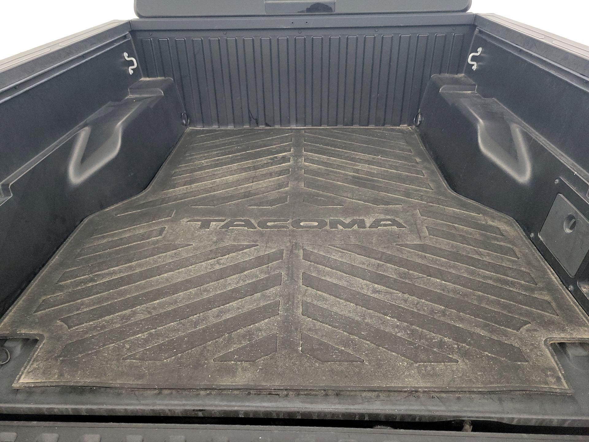 Thumbnail: 2019 Toyota Tacoma - 20
