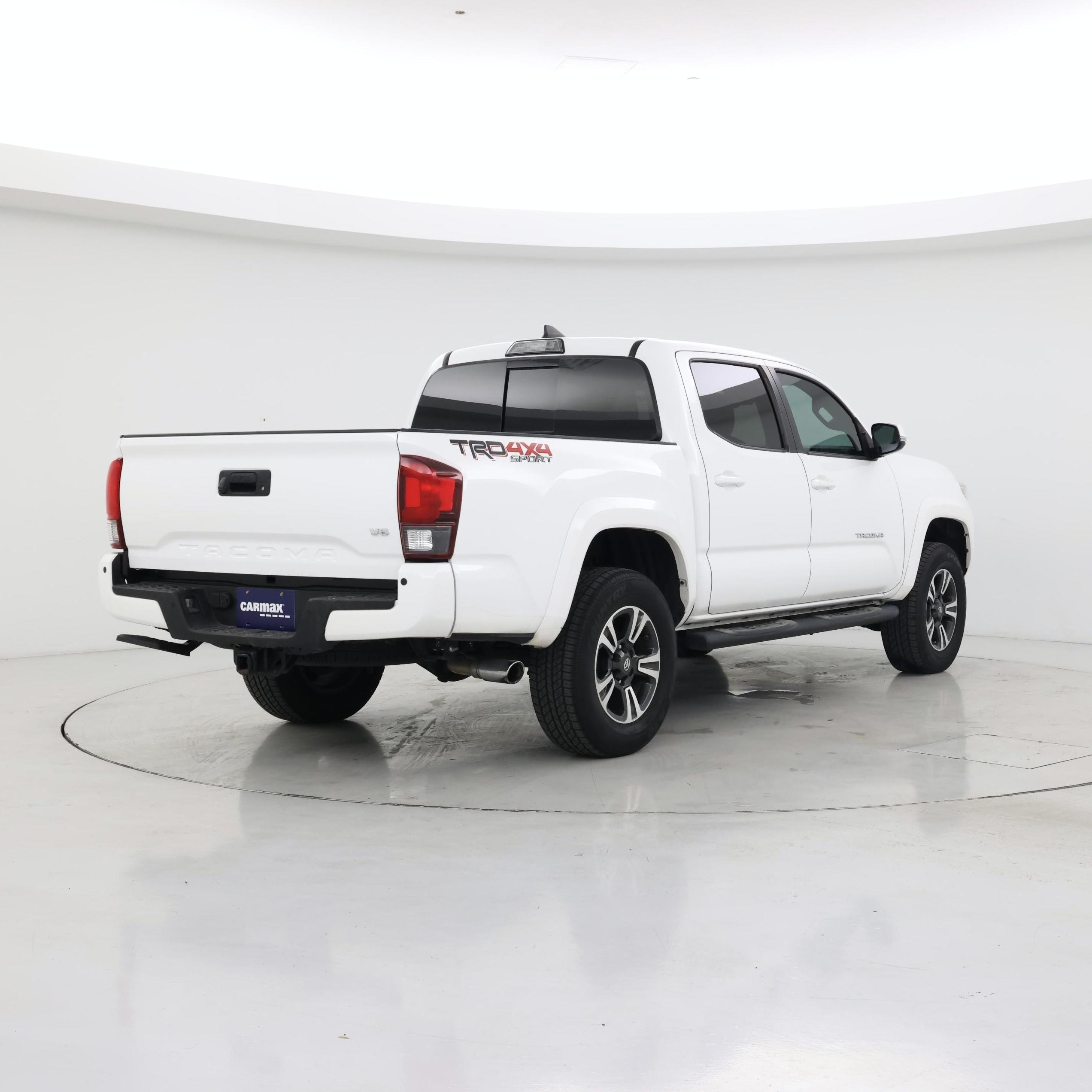 Thumbnail: 2019 Toyota Tacoma - 8