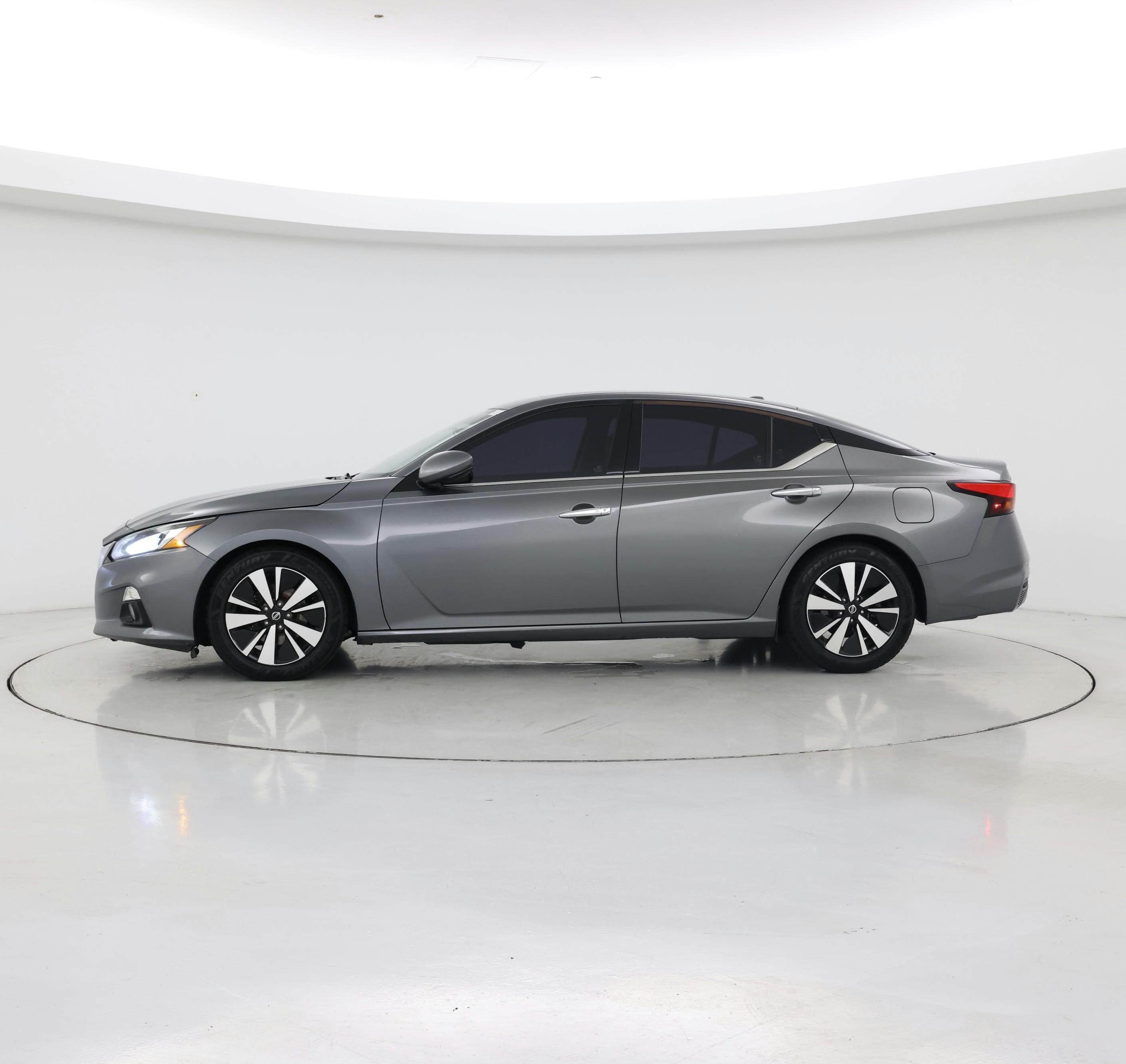 Thumbnail: 2019 Nissan Altima - 3