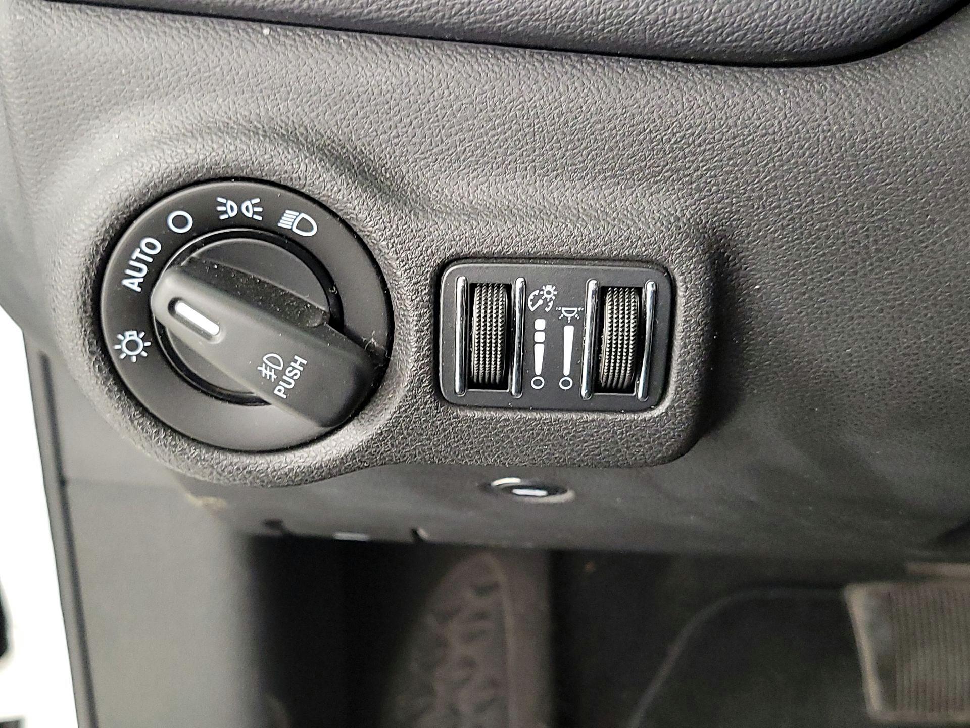 Thumbnail: 2015 Dodge Dart - 13