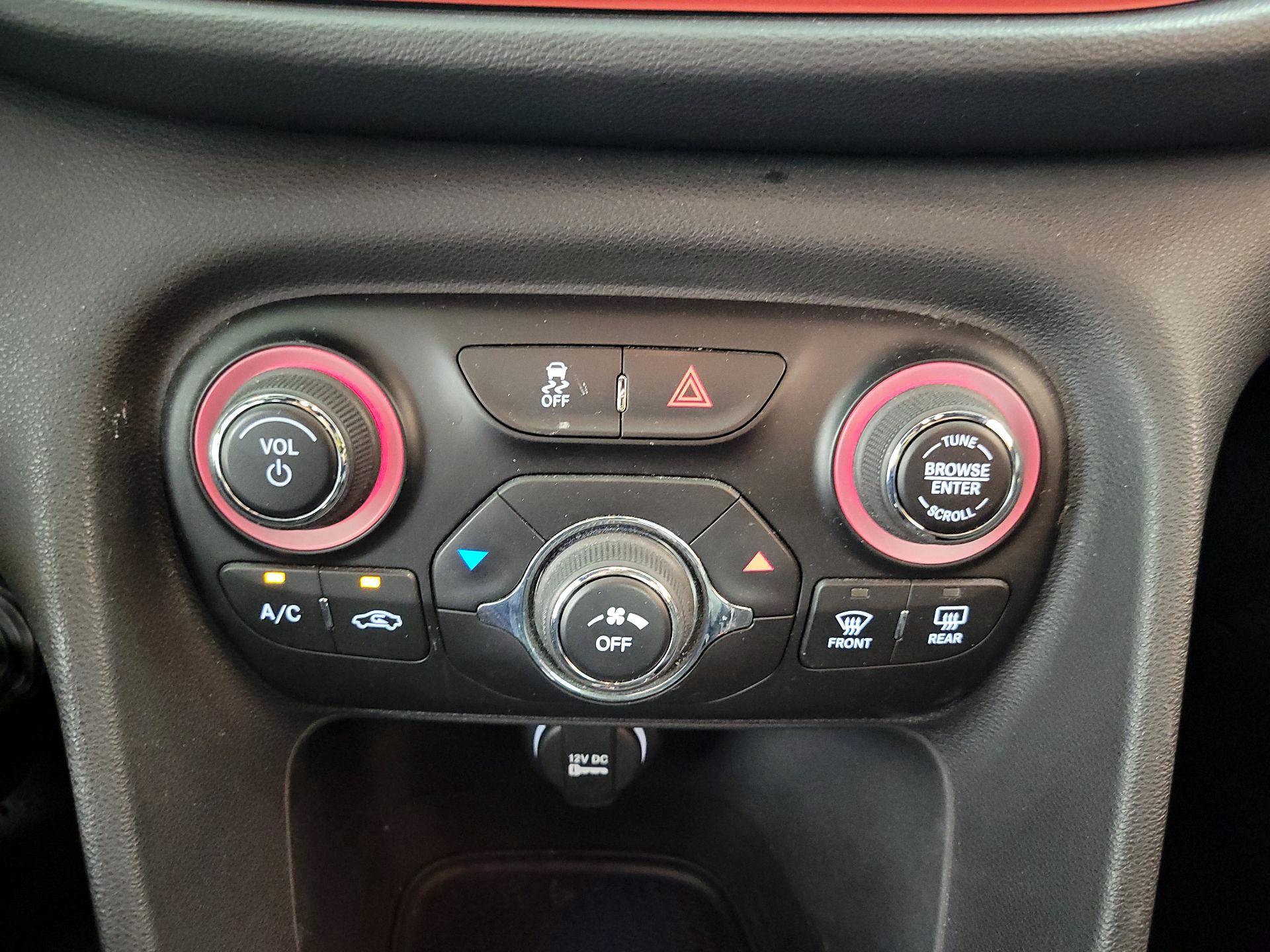 Thumbnail: 2015 Dodge Dart - 16