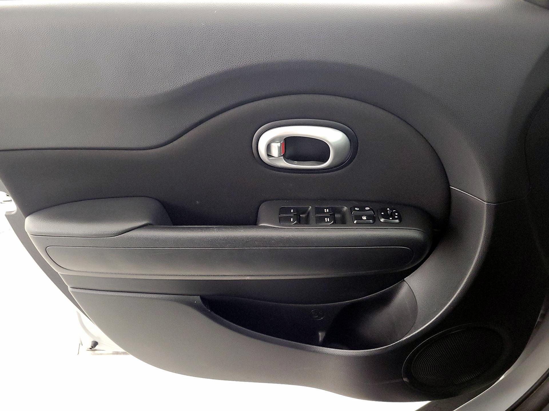 Thumbnail: 2016 Kia Soul - 12