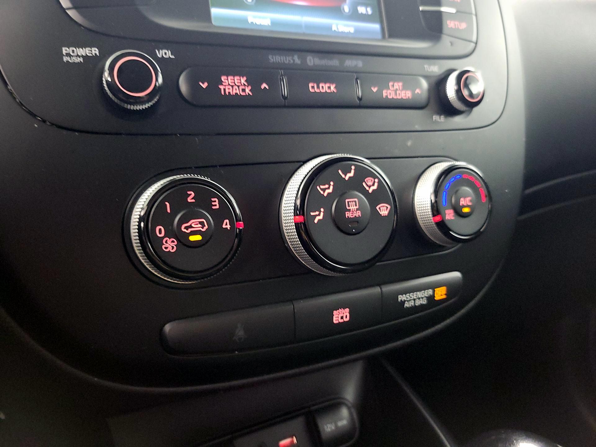 Thumbnail: 2016 Kia Soul - 16
