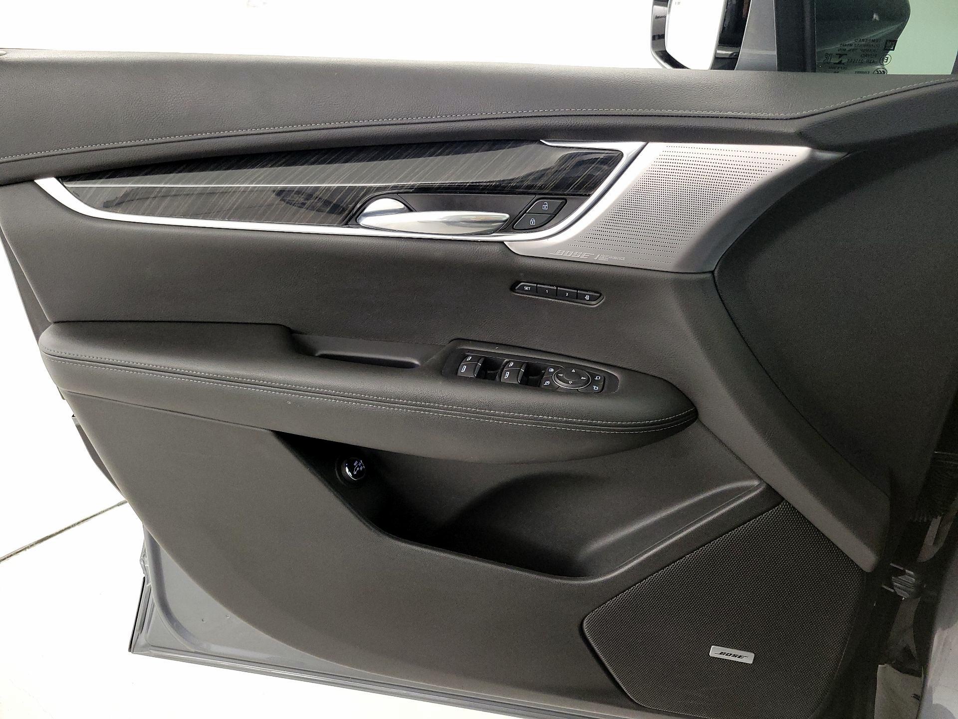 Thumbnail: 2021 Cadillac XT6 - 12