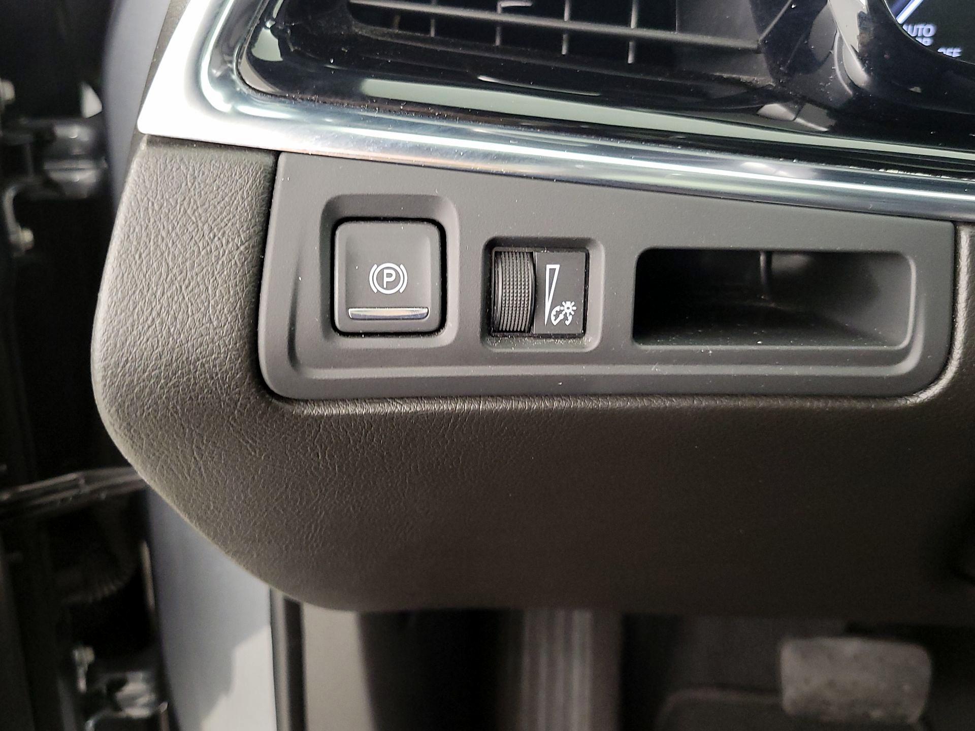 Thumbnail: 2021 Cadillac XT6 - 13