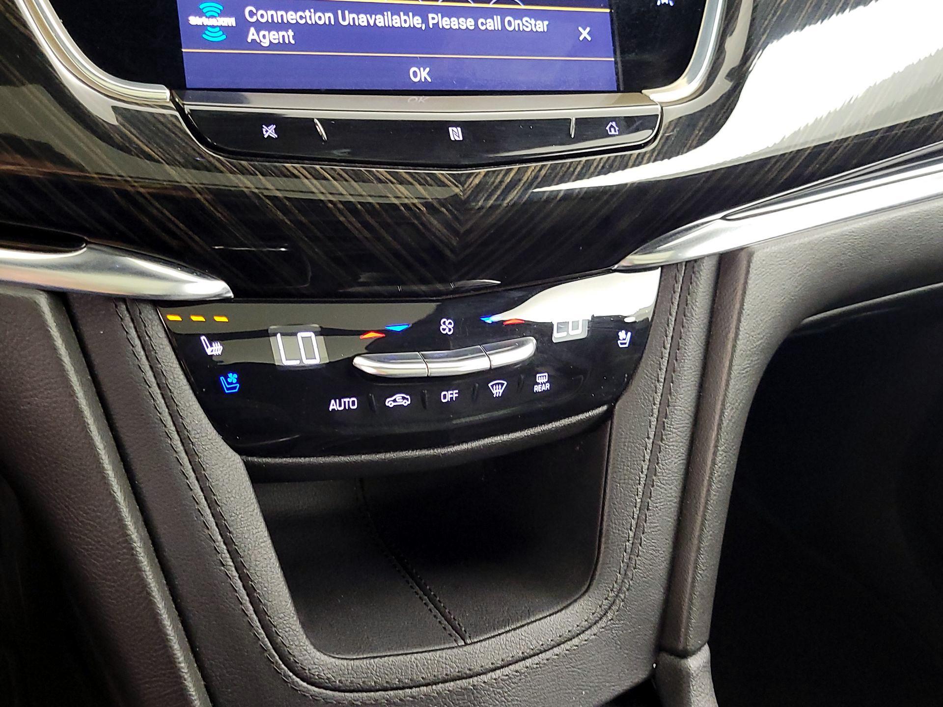 Thumbnail: 2021 Cadillac XT6 - 17