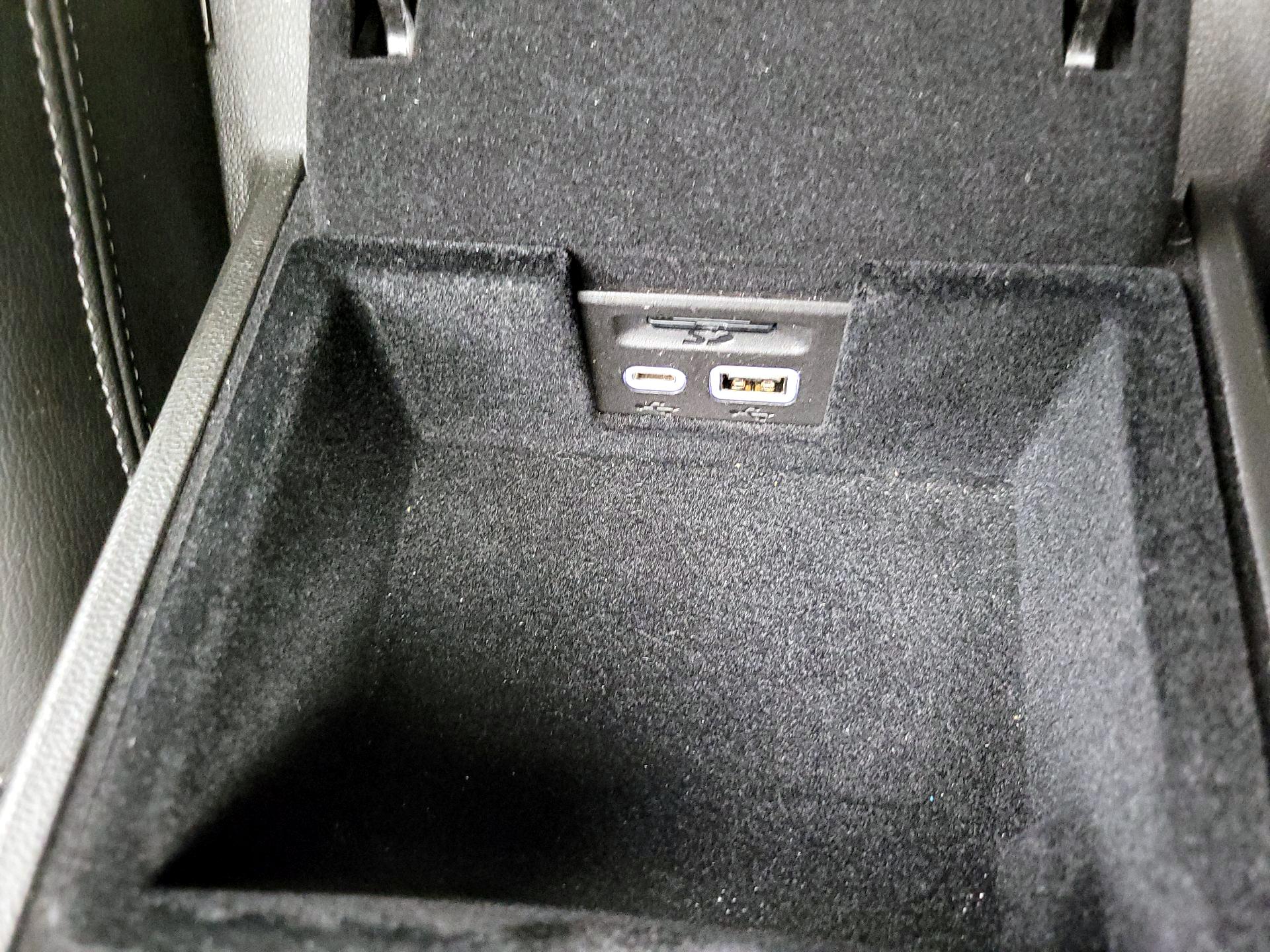 Thumbnail: 2021 Cadillac XT6 - 19