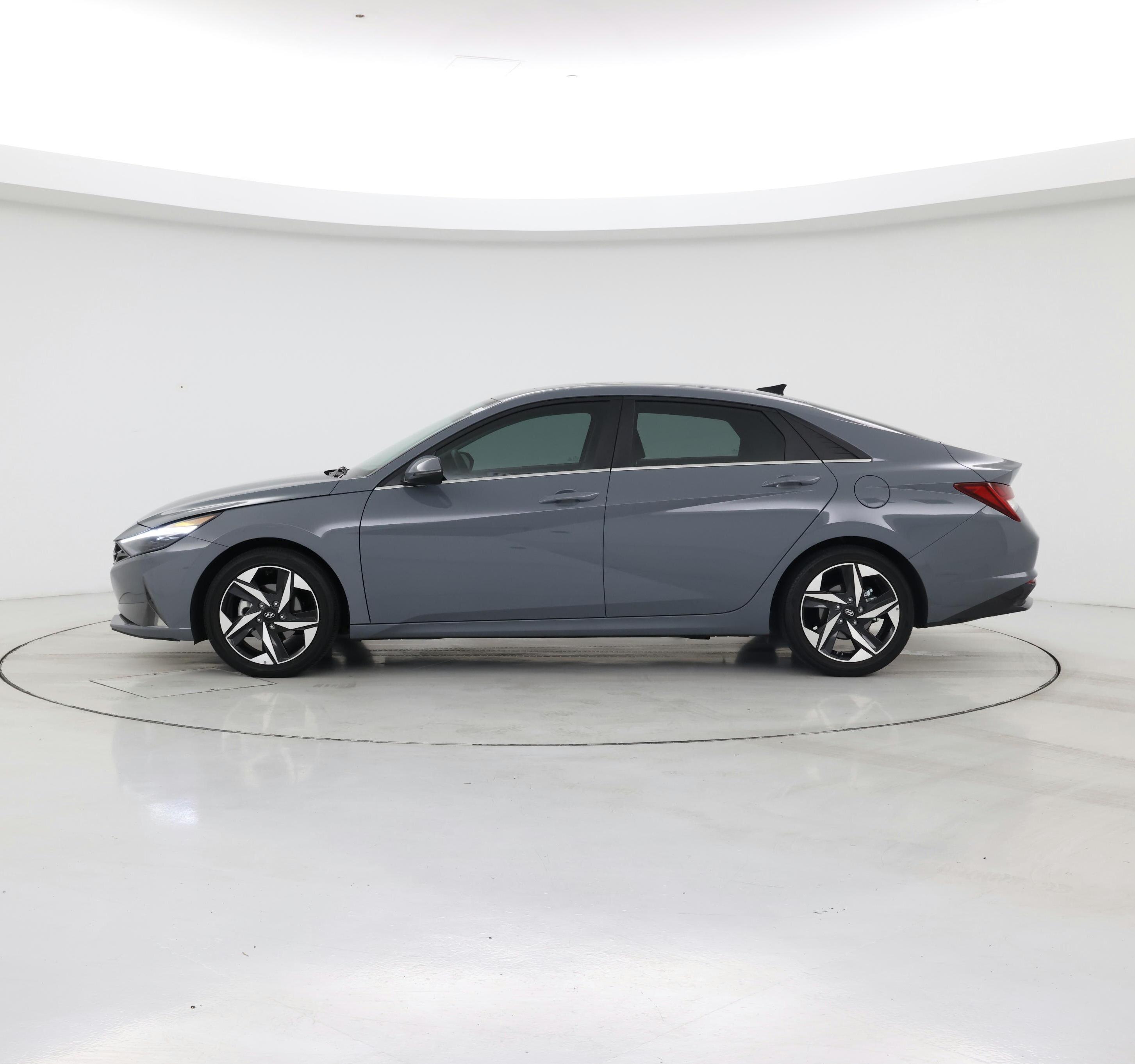 Thumbnail: 2023 Hyundai Elantra - 3