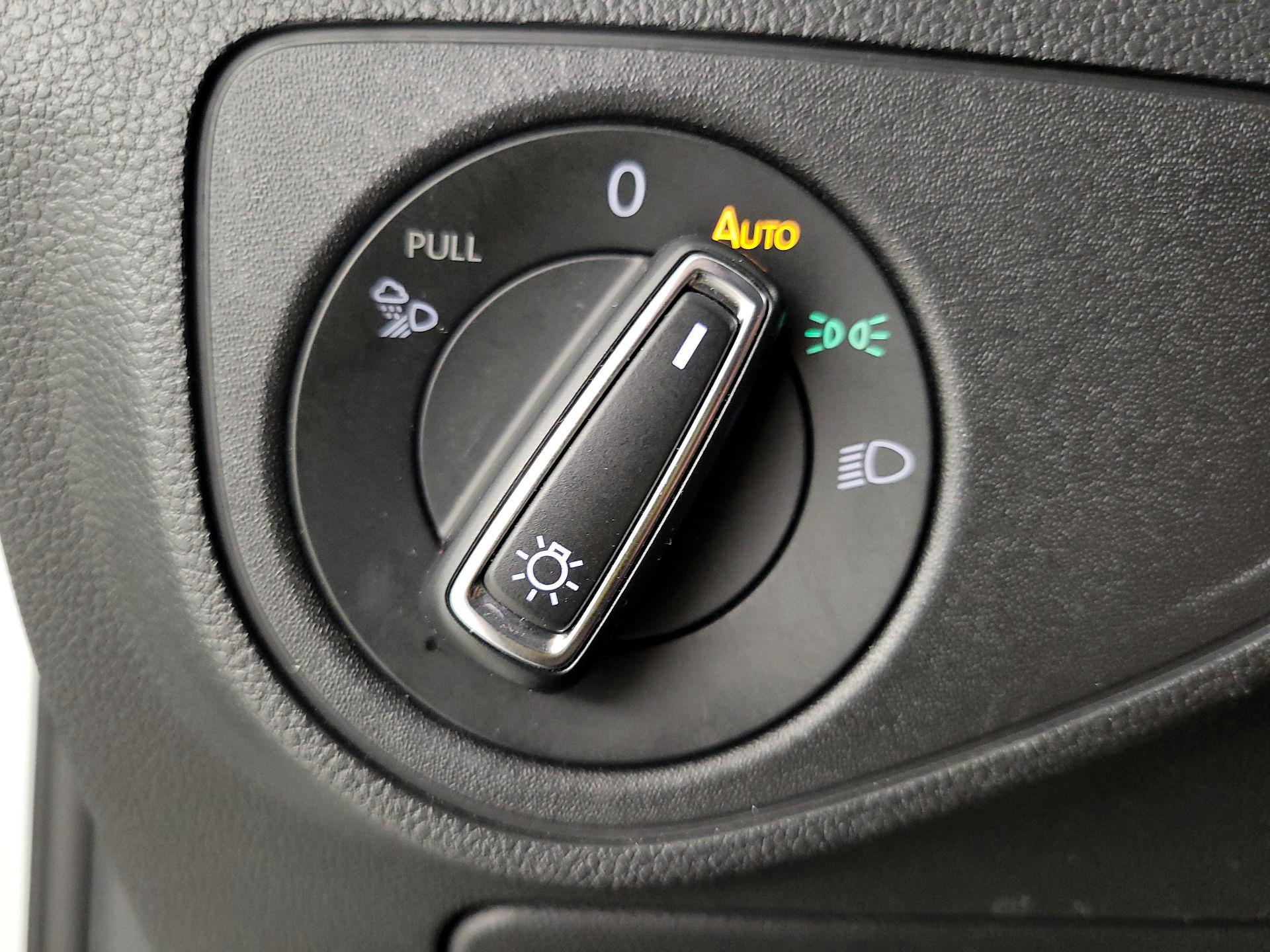 Thumbnail: 2021 Volkswagen Atlas - 13