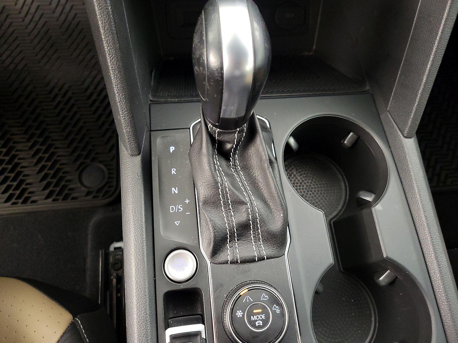 Thumbnail: 2021 Volkswagen Atlas - 17