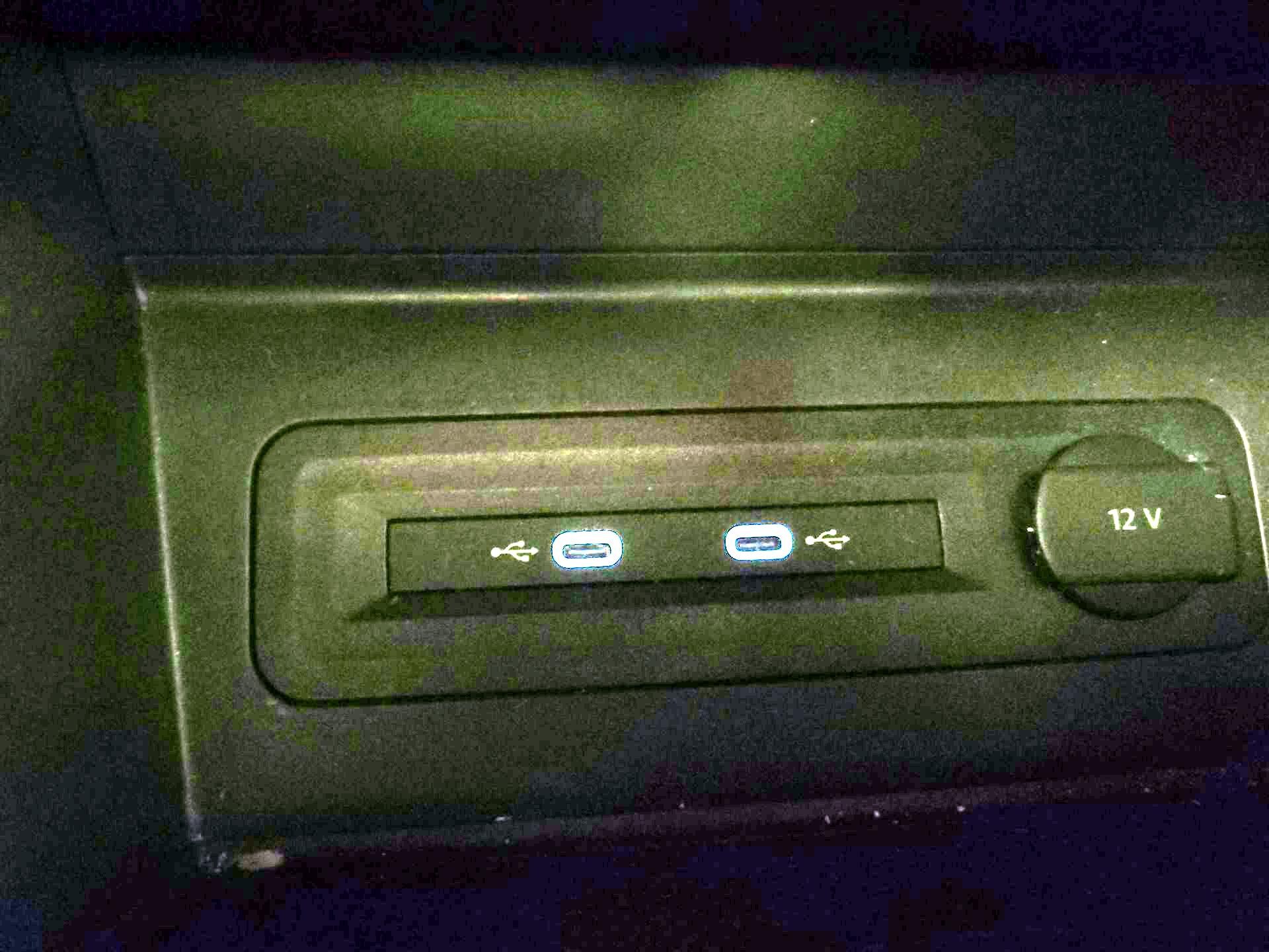 Thumbnail: 2021 Volkswagen Atlas - 18