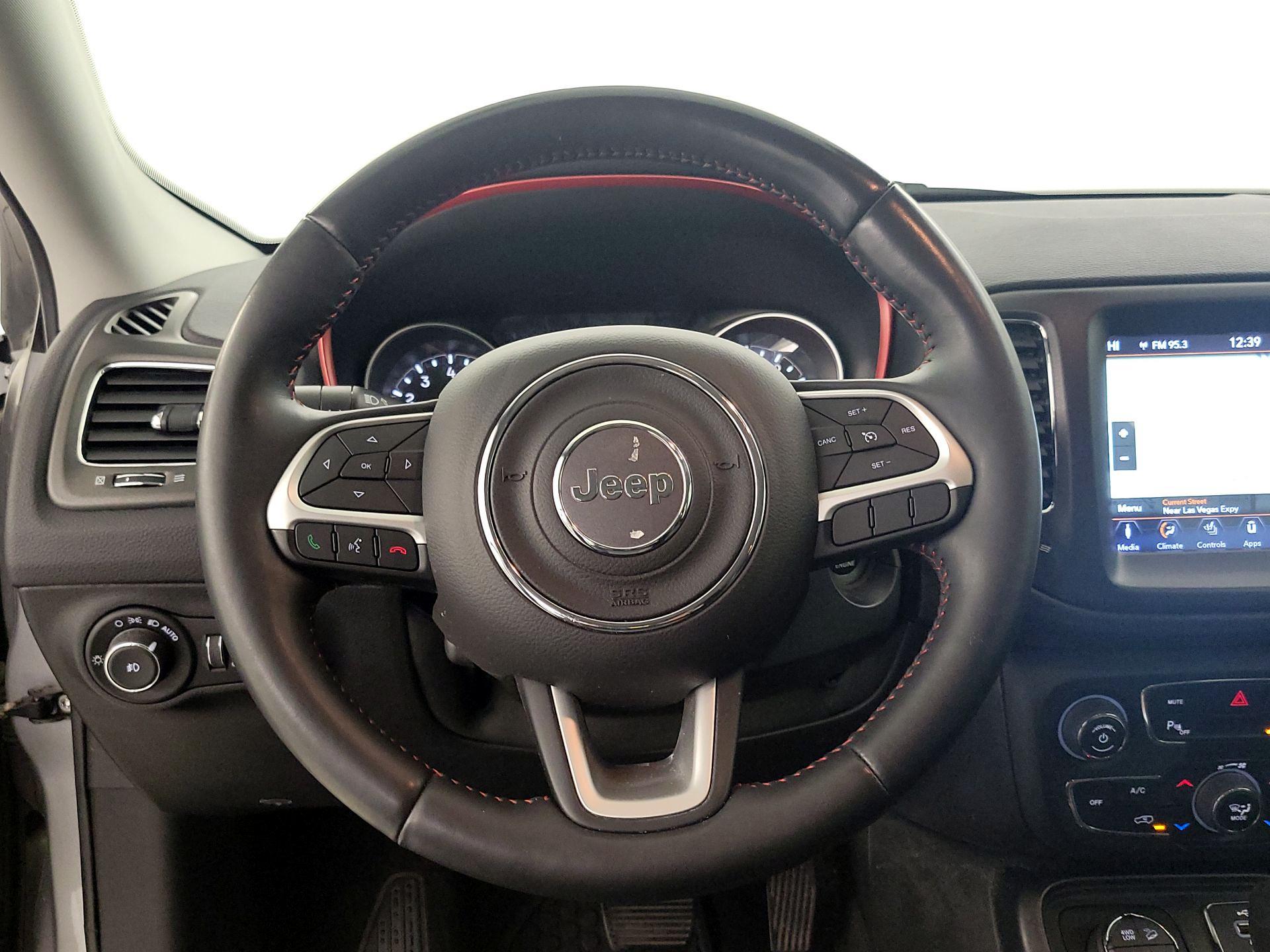 Thumbnail: 2018 Jeep Compass - 10