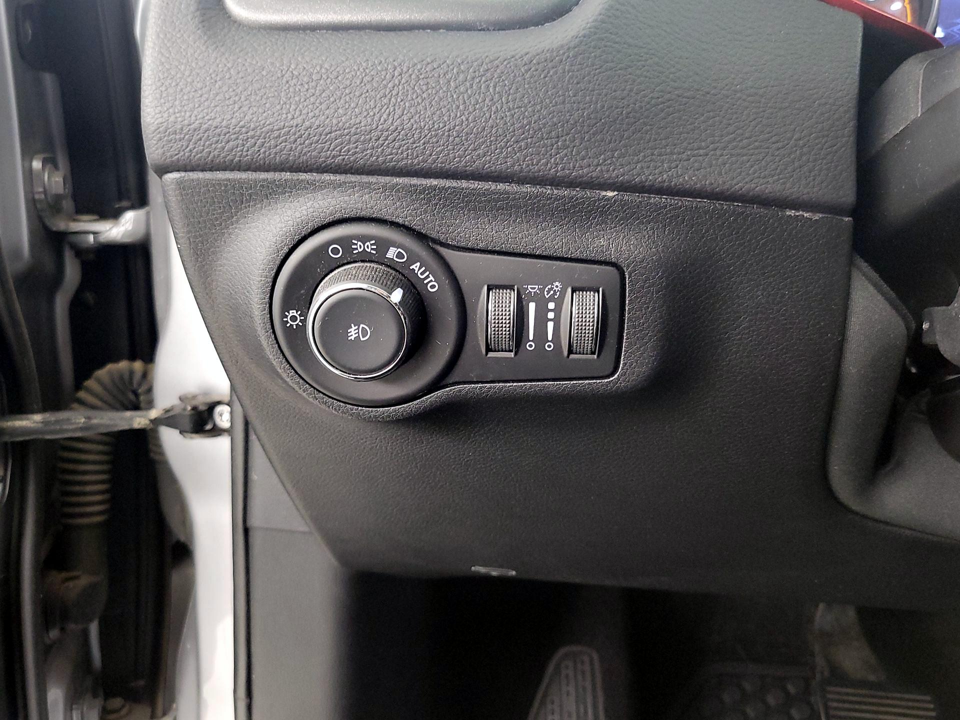 Thumbnail: 2018 Jeep Compass - 13