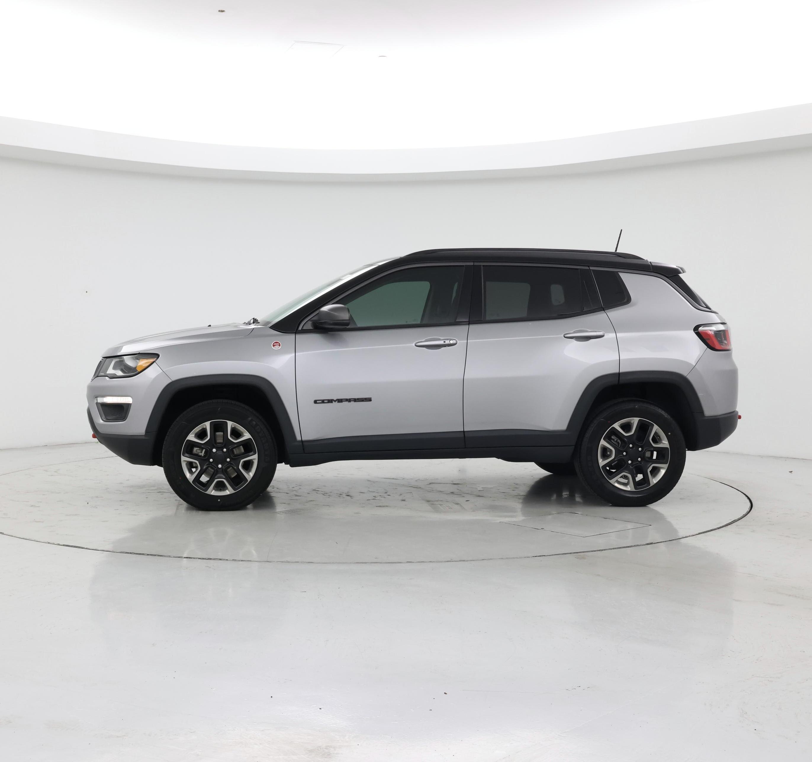 Thumbnail: 2018 Jeep Compass - 3