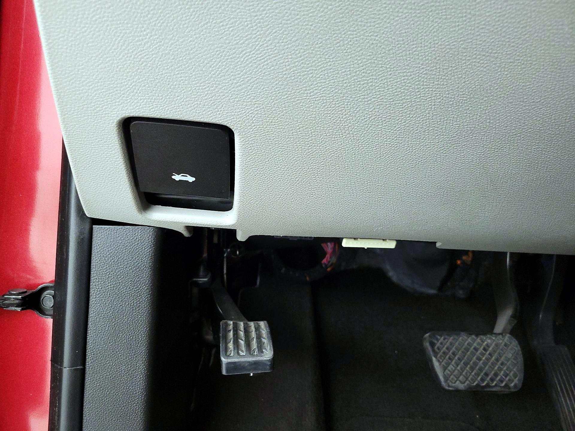 Thumbnail: 2014 Chevrolet Equinox - 13