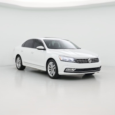 White 2017 Volkswagen Passat SE