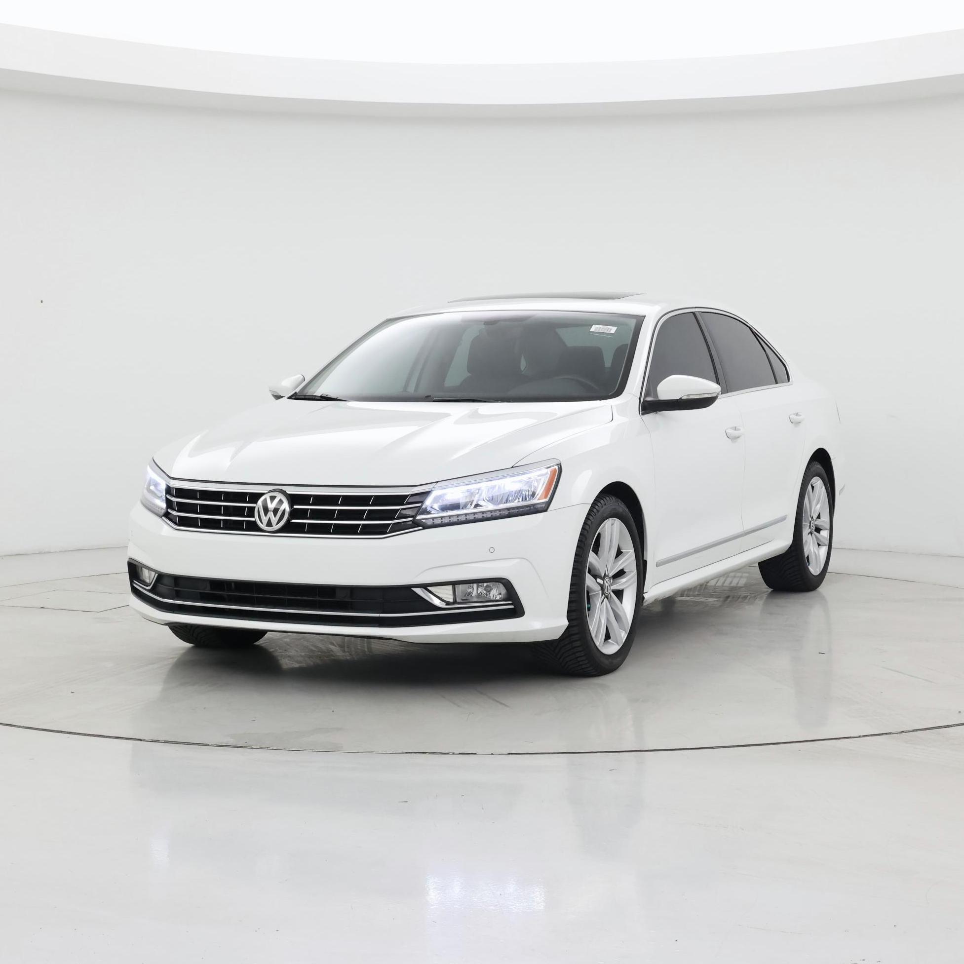 Thumbnail: 2017 Volkswagen Passat - 4