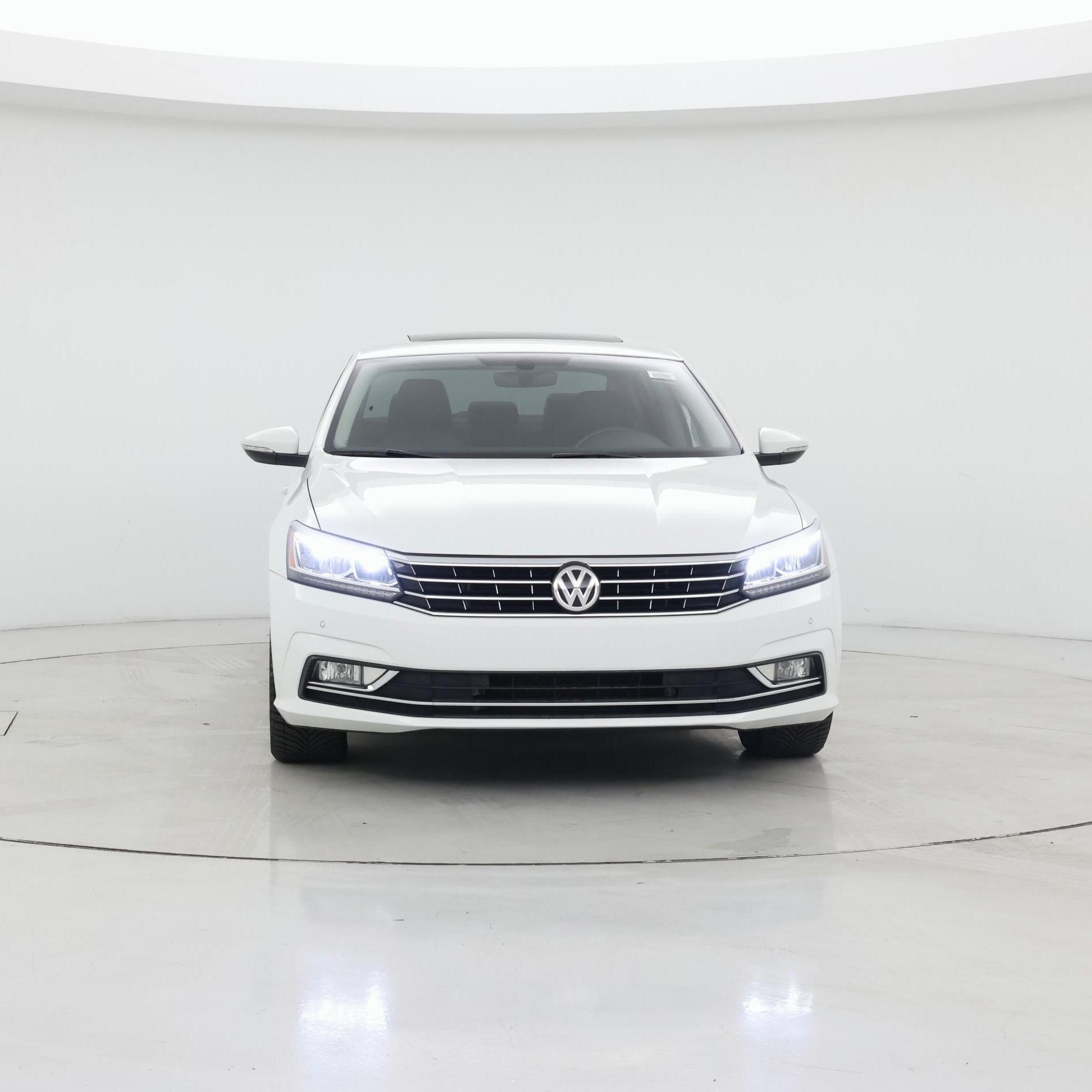 Thumbnail: 2017 Volkswagen Passat - 5