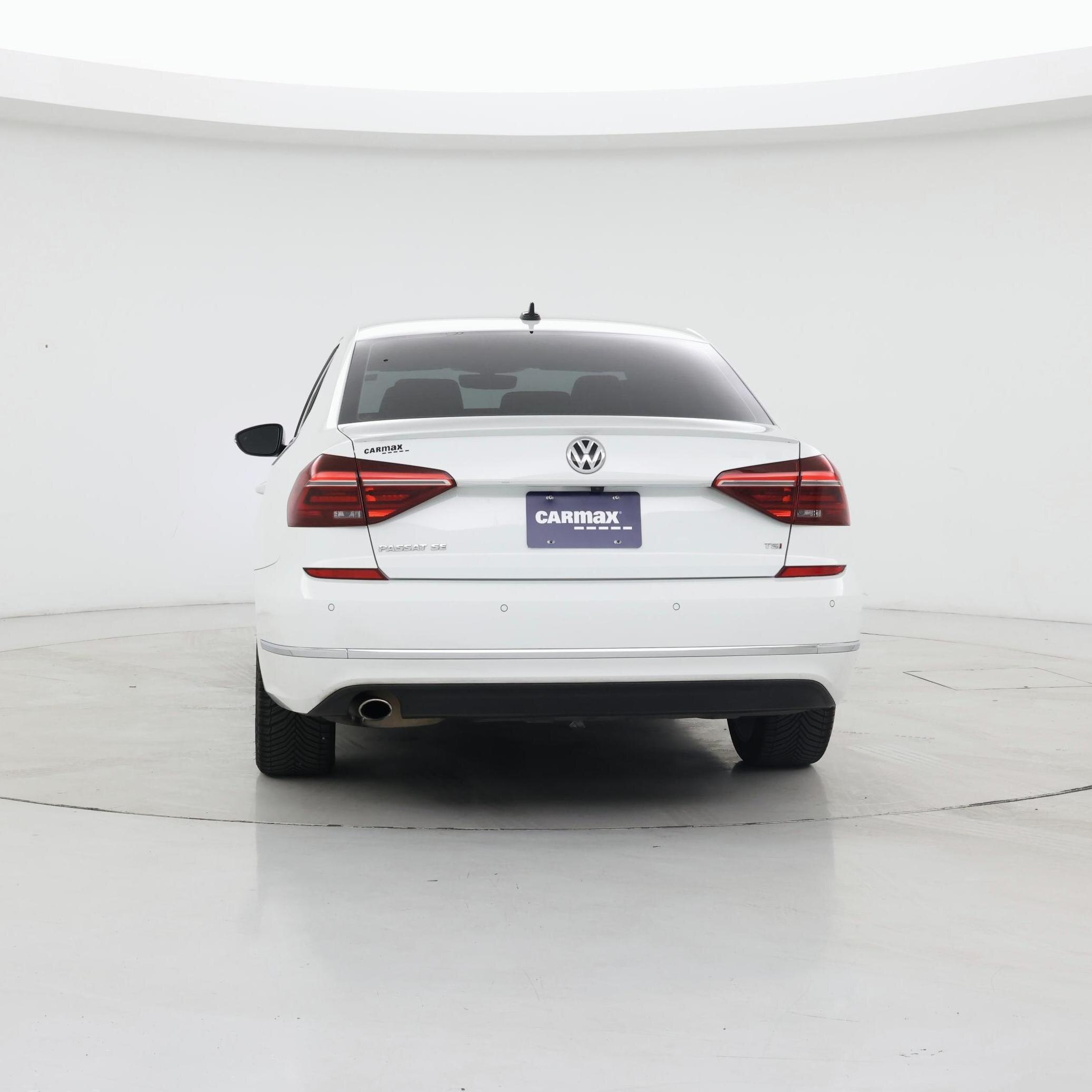 Thumbnail: 2017 Volkswagen Passat - 6