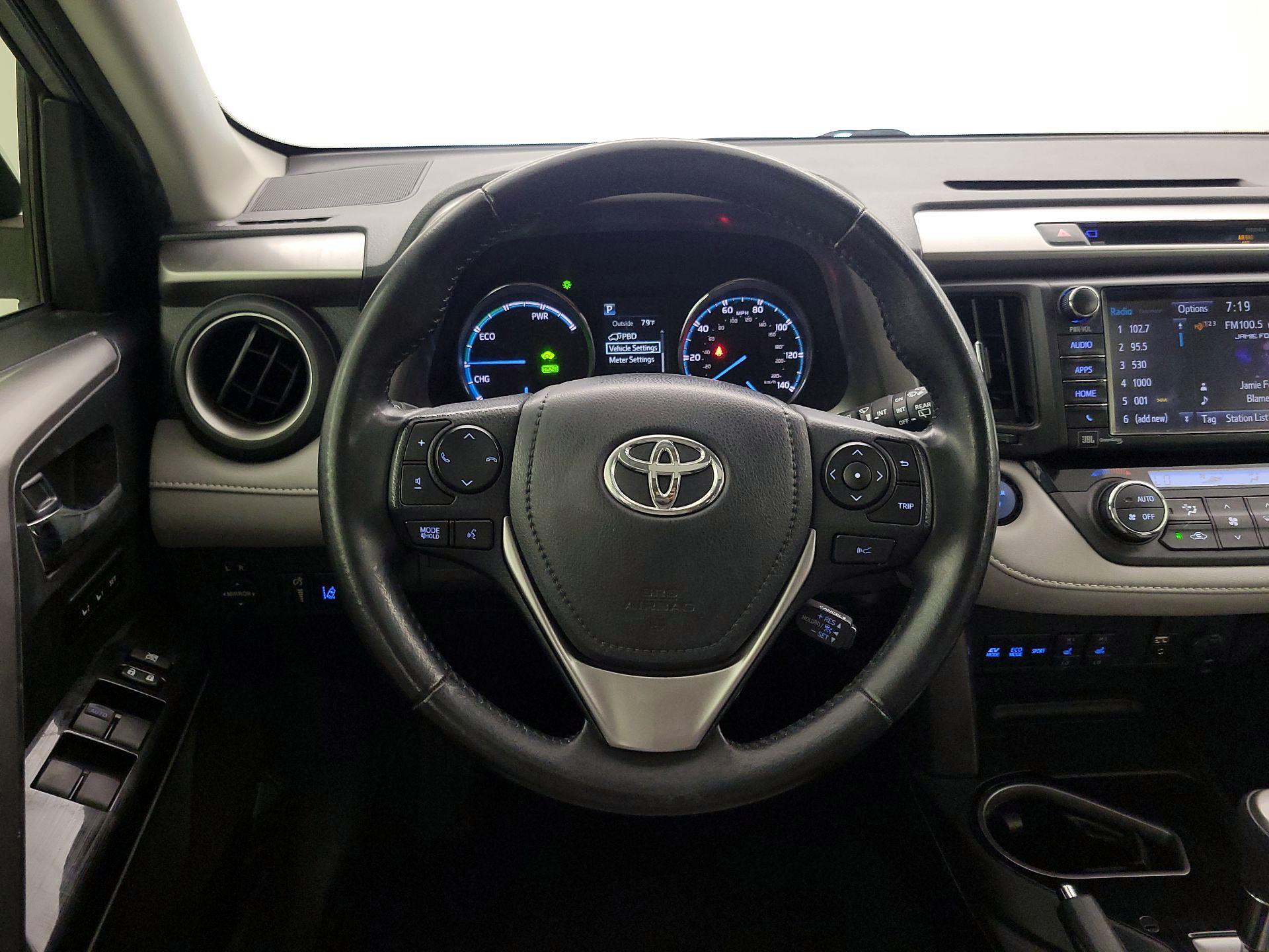 Thumbnail: 2017 Toyota RAV4 - 10