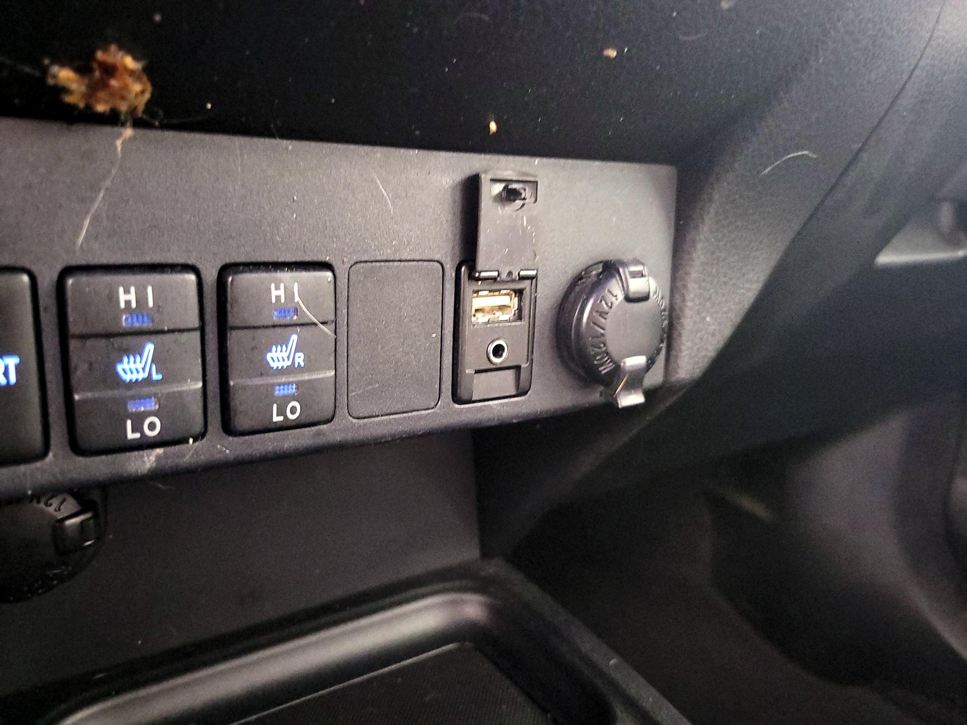 Thumbnail: 2017 Toyota RAV4 - 18