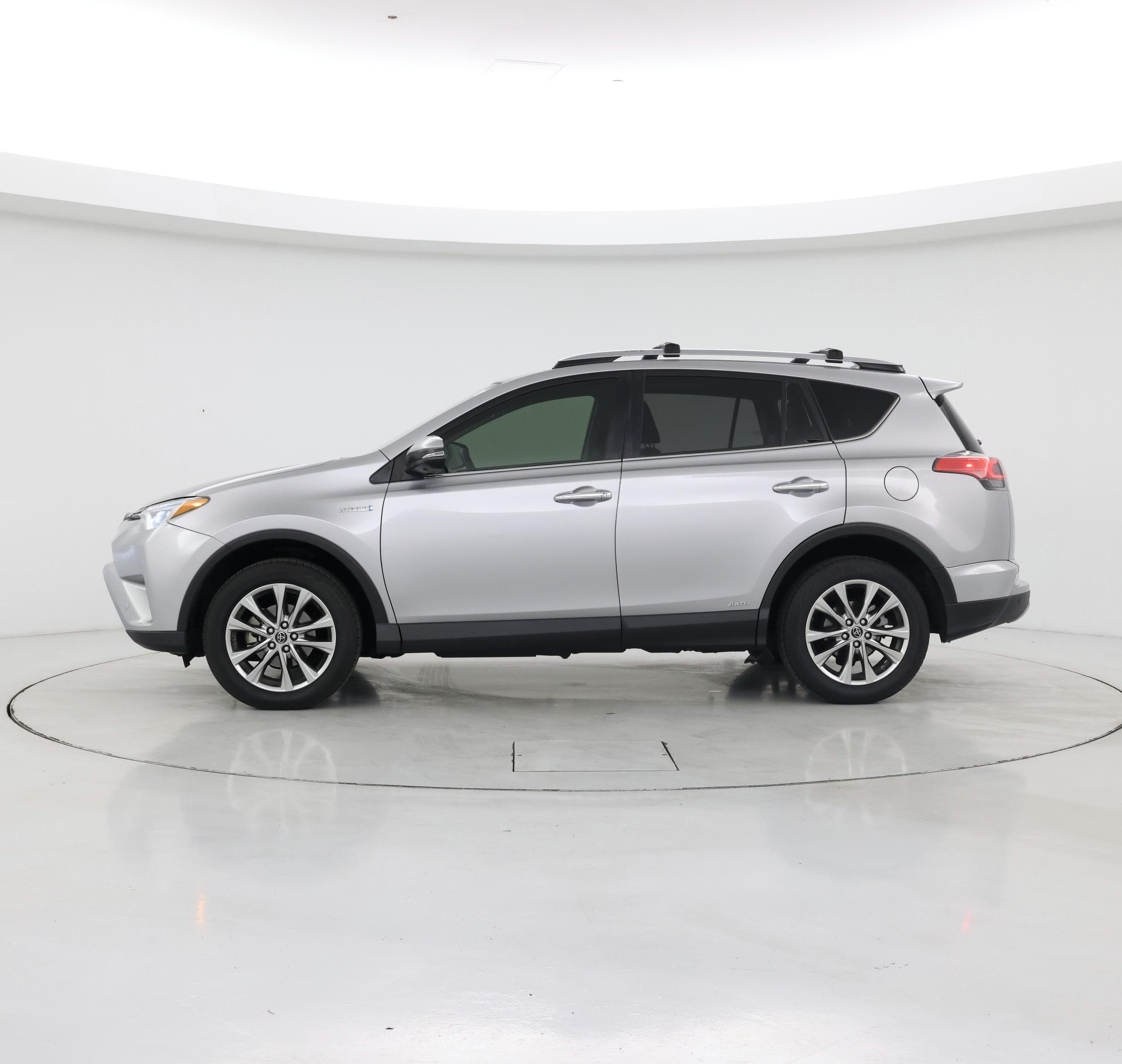 Thumbnail: 2017 Toyota RAV4 - 3