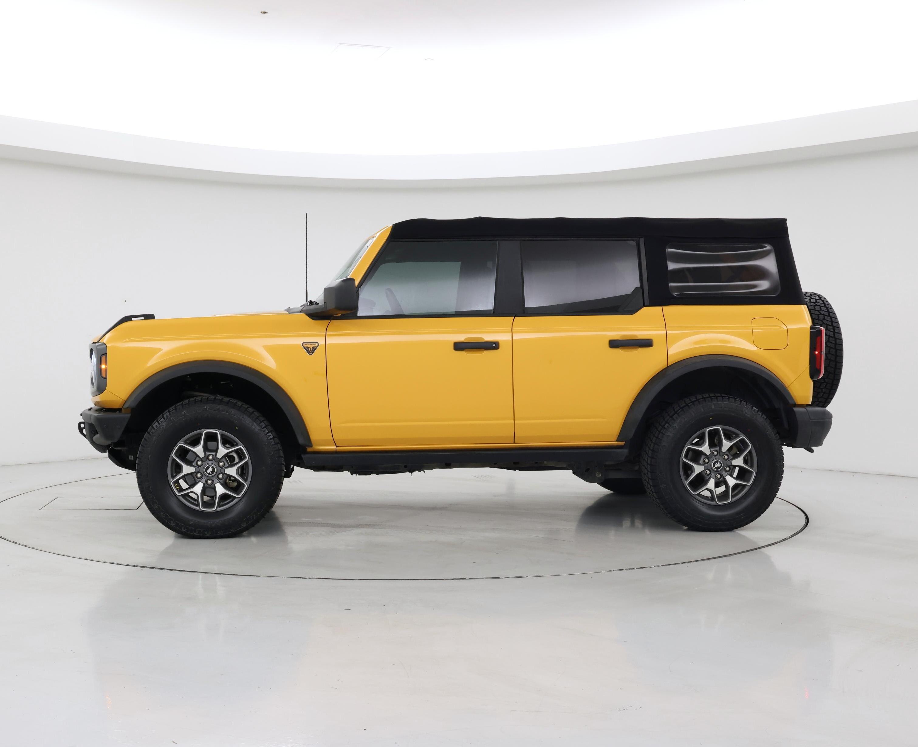 Thumbnail: 2021 Ford Bronco - 3