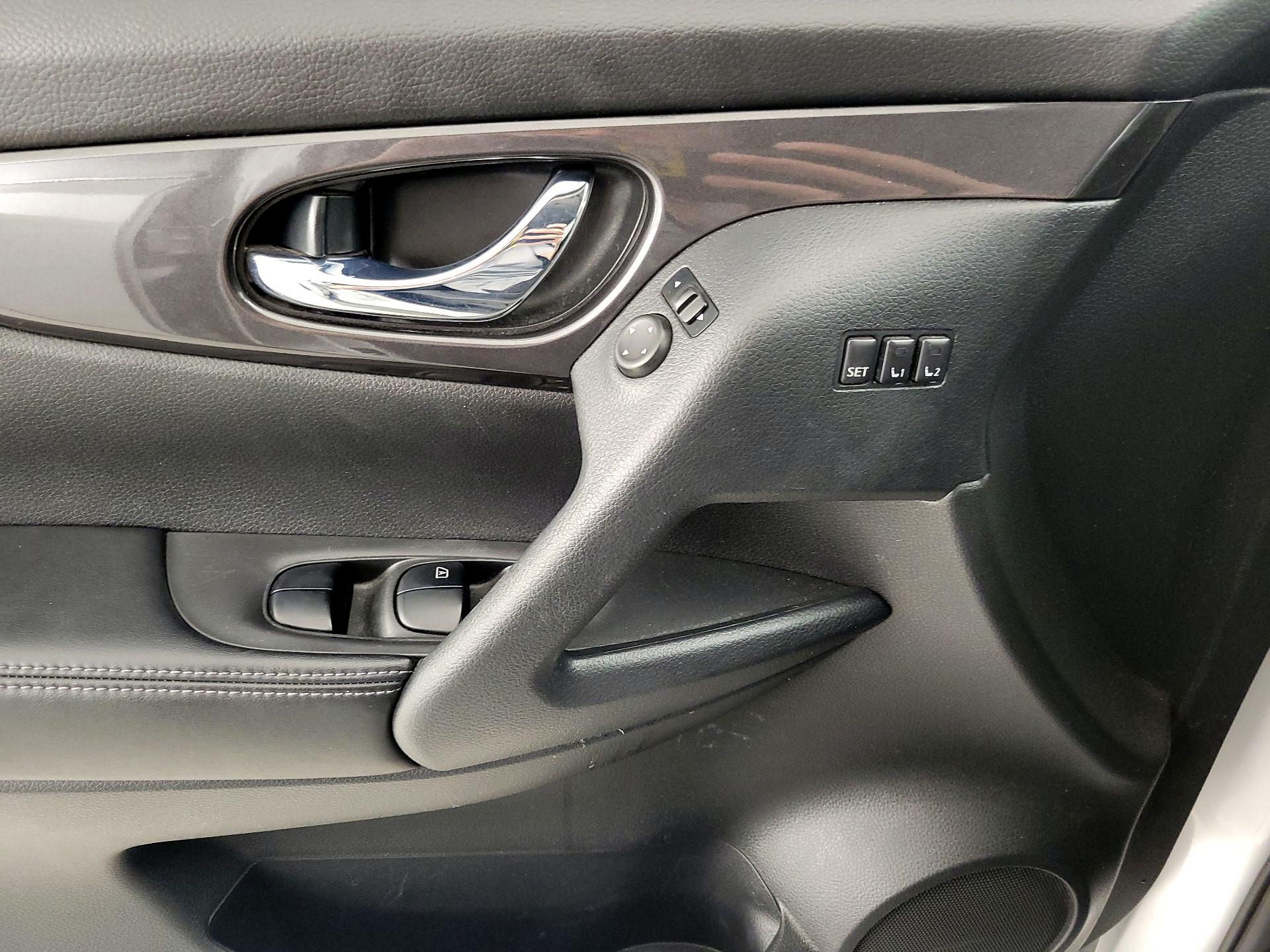 Thumbnail: 2020 Nissan Rogue - 12