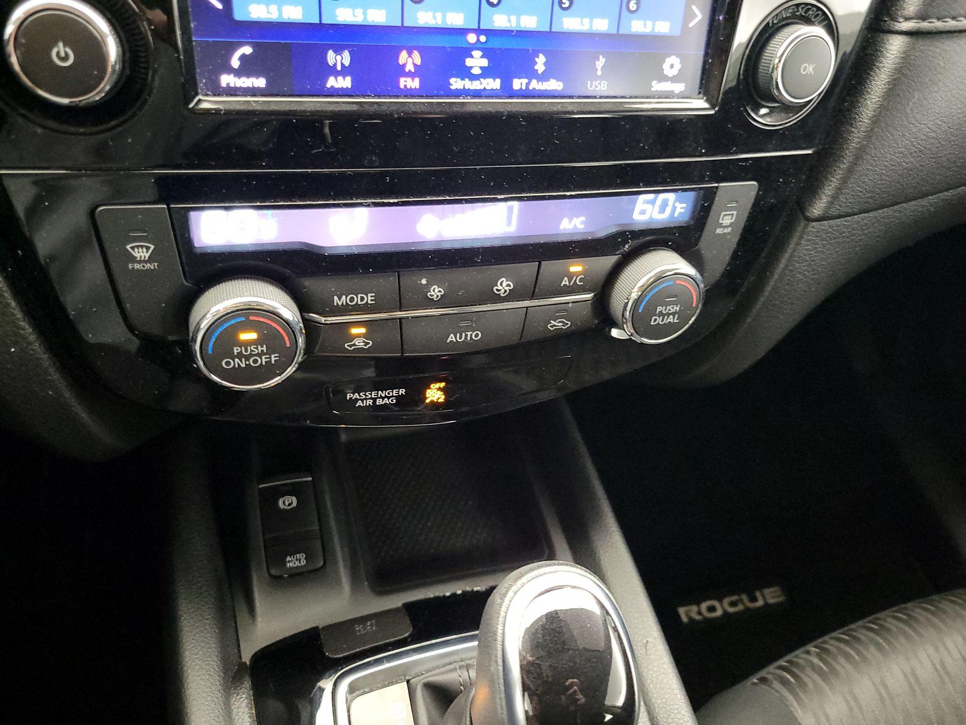 Thumbnail: 2020 Nissan Rogue - 17