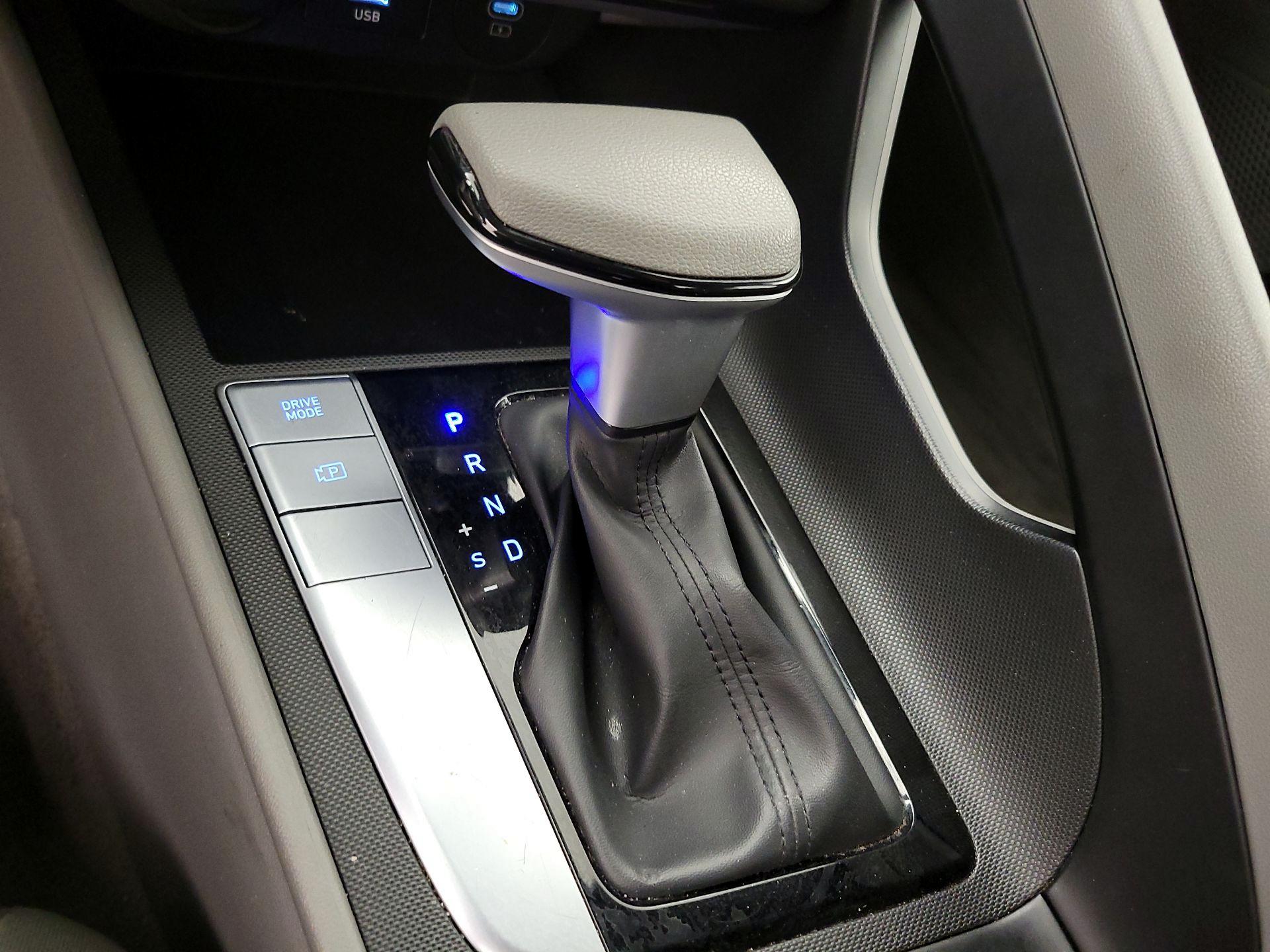 Thumbnail: 2024 Hyundai Elantra - 17