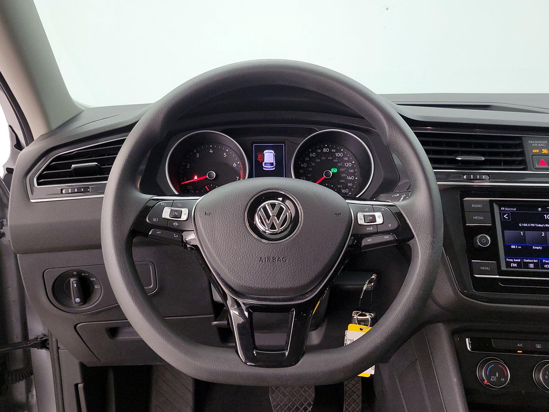 Thumbnail: 2021 Volkswagen Tiguan - 10