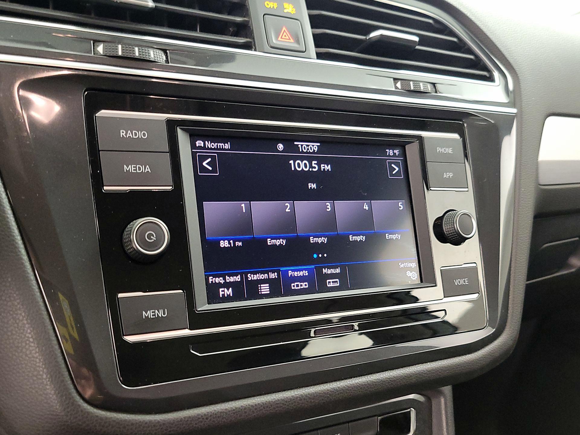 Thumbnail: 2021 Volkswagen Tiguan - 15
