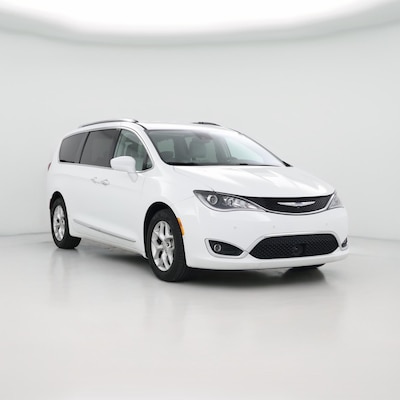 White 2018 Chrysler Pacifica Touring L