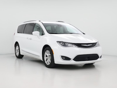 White 2018 Chrysler Pacifica Touring L