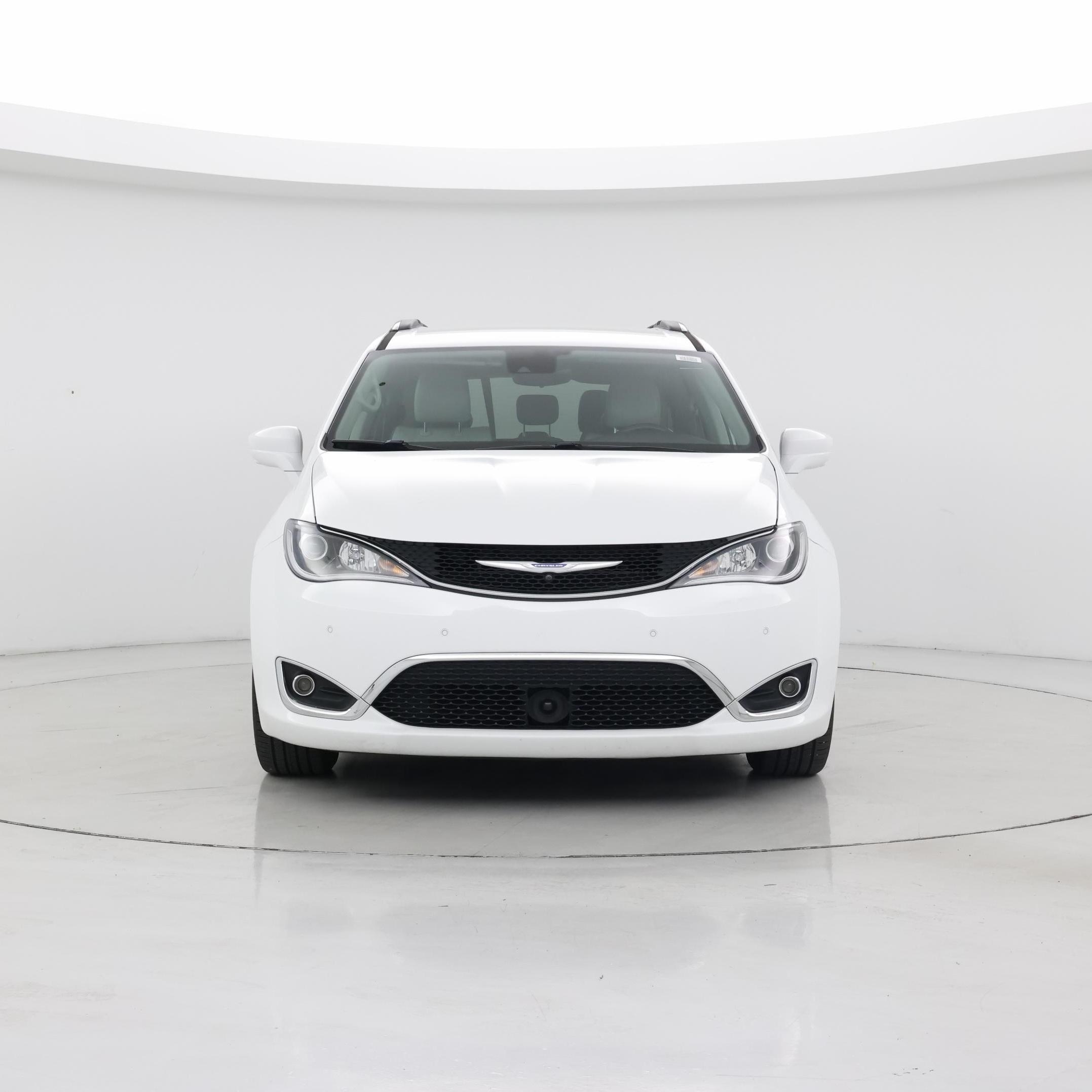 Thumbnail: 2018 Chrysler Pacifica - 5