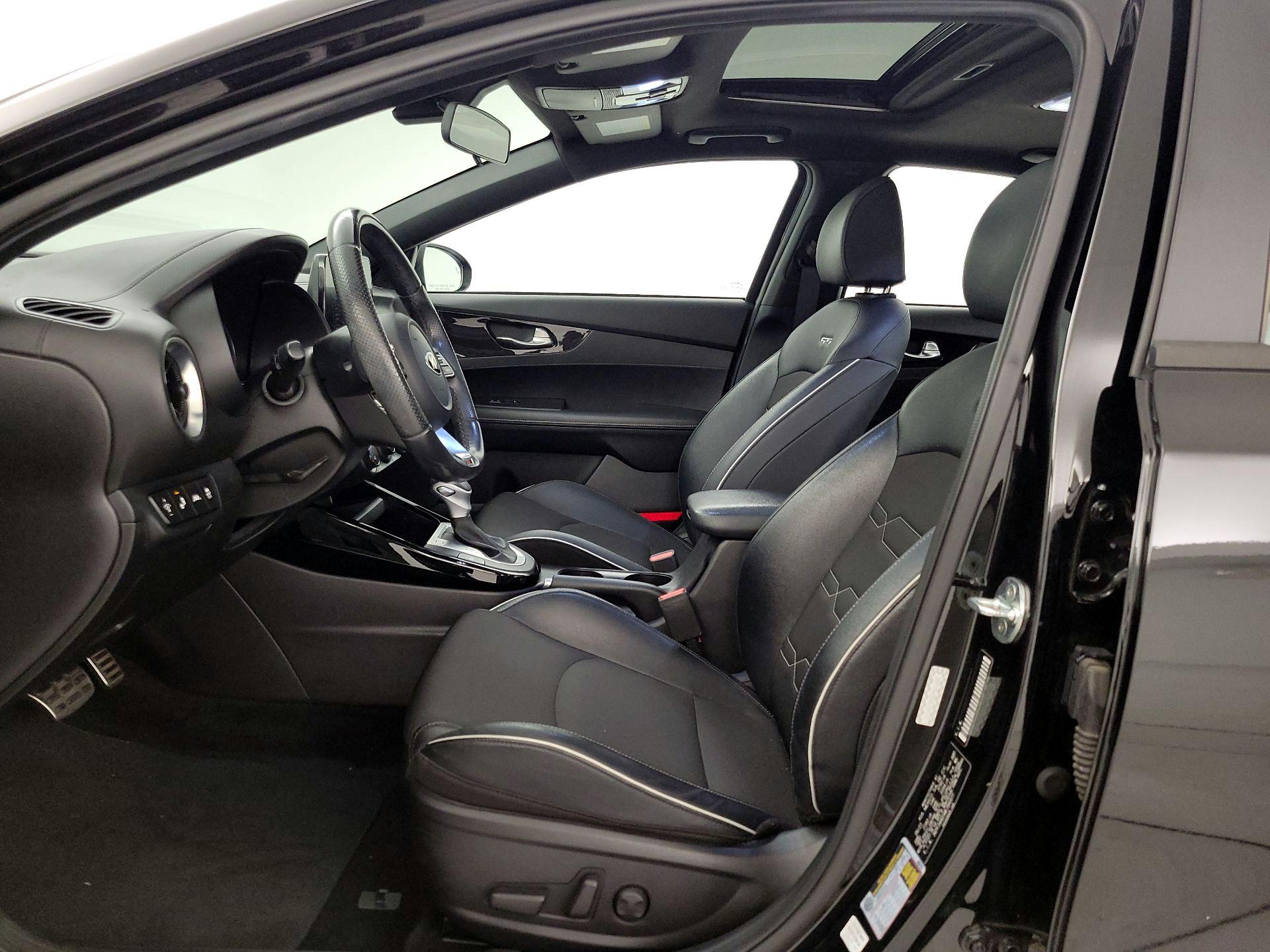 Thumbnail: 2021 Kia Forte - 11