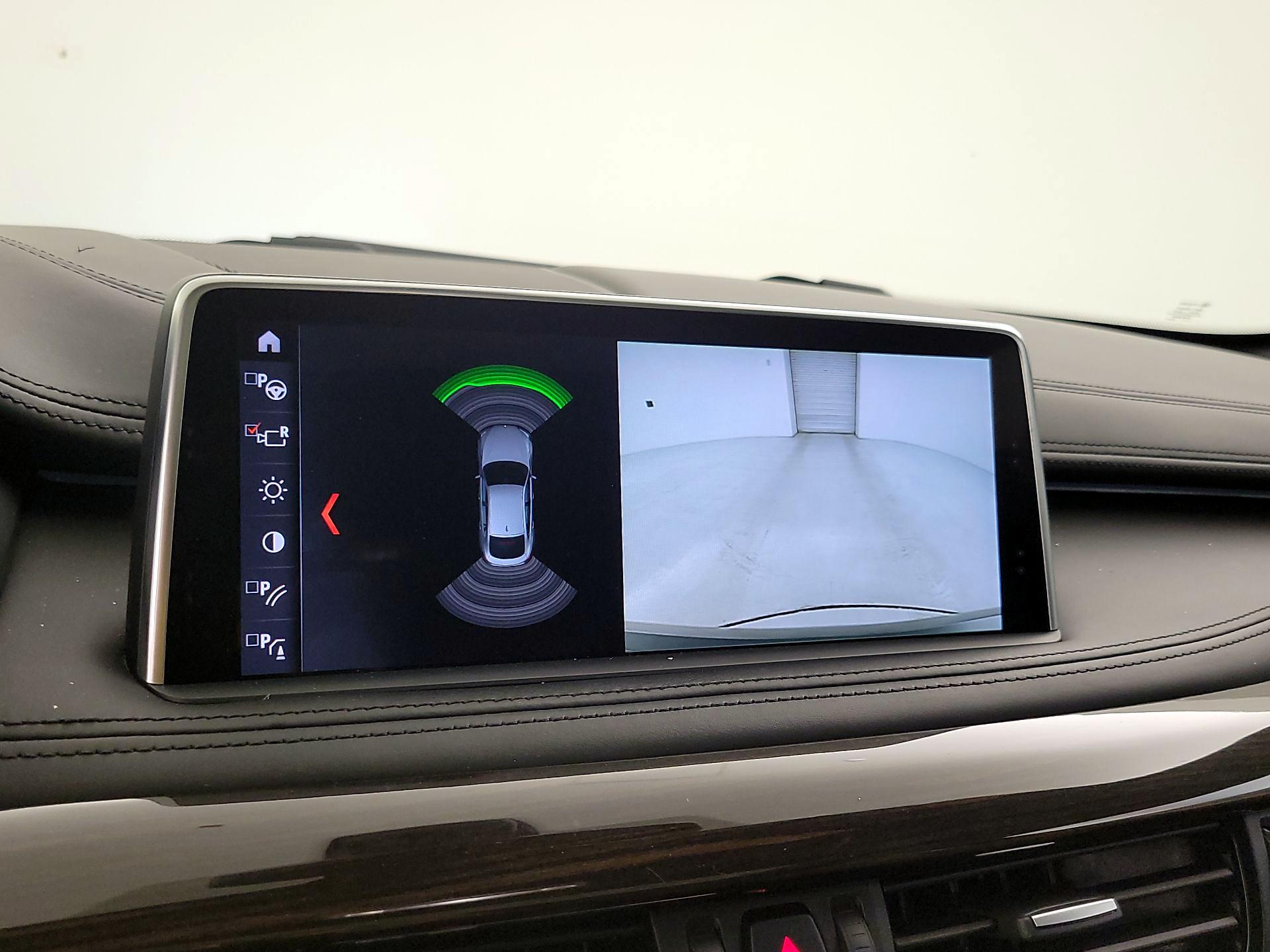 Thumbnail: 2019 BMW X6 - 15