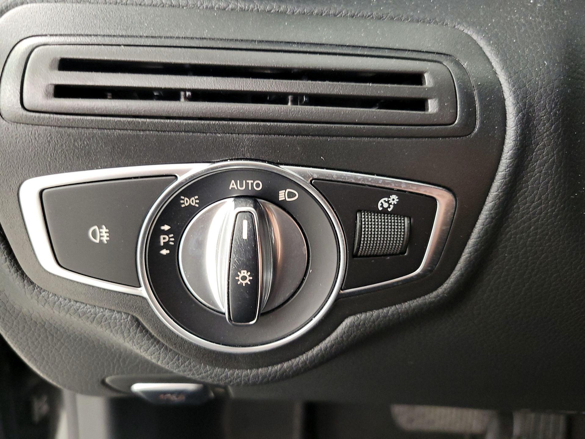 Thumbnail: 2019 Mercedes-Benz C-Class - 13