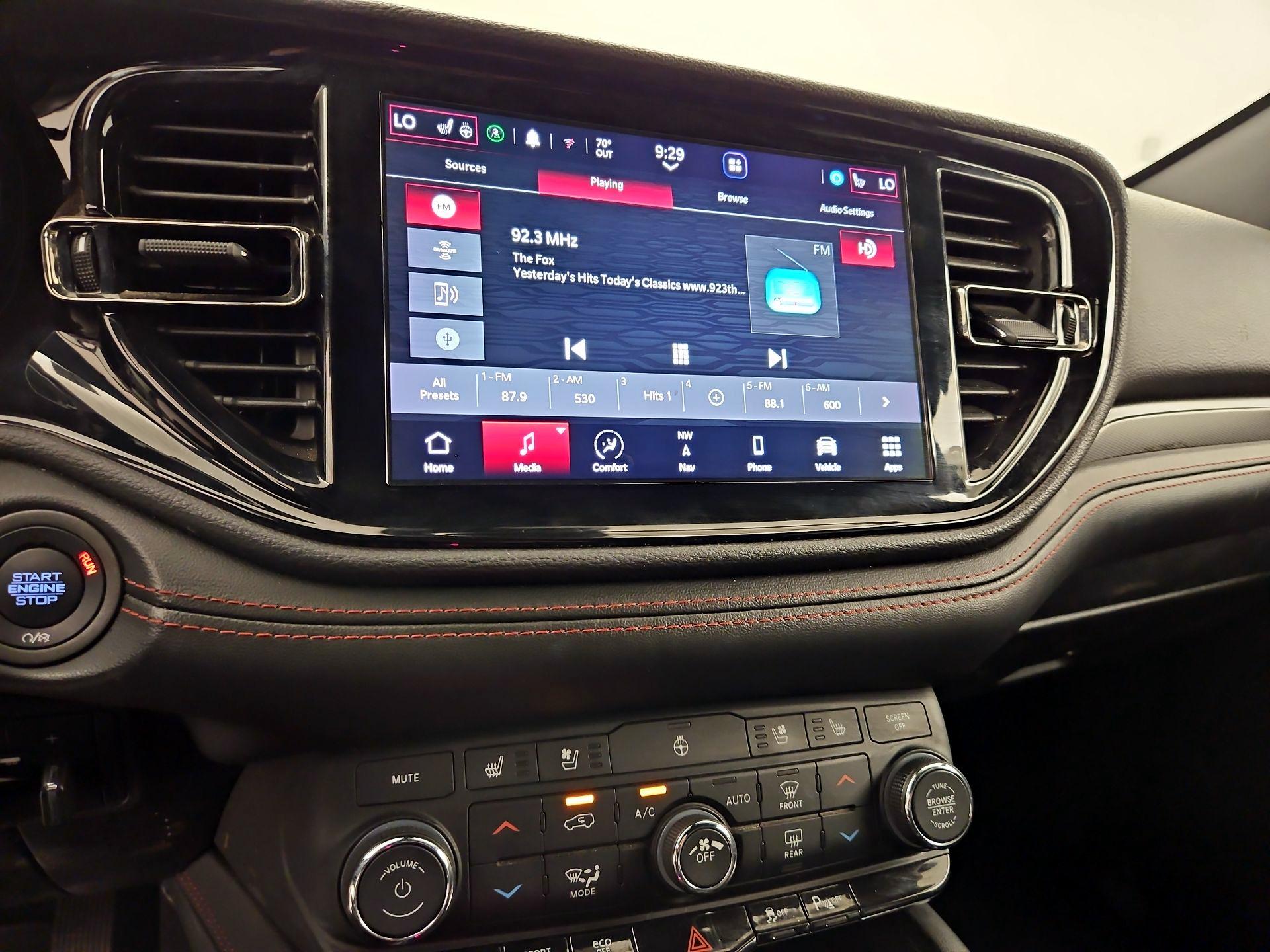 Thumbnail: 2023 Dodge Durango - 16