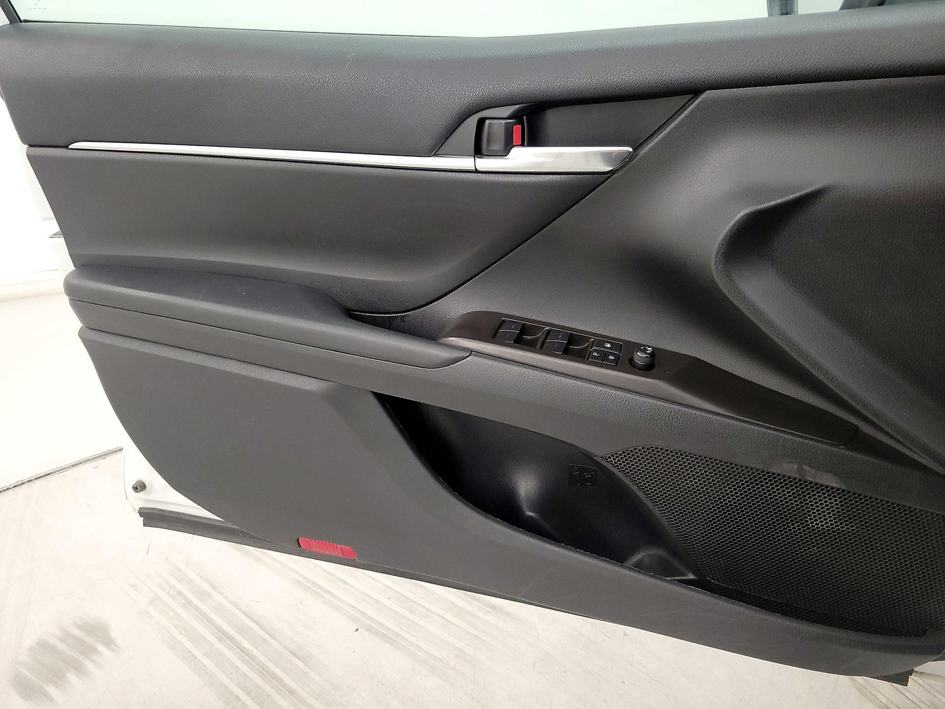 Thumbnail: 2022 Toyota Camry - 12